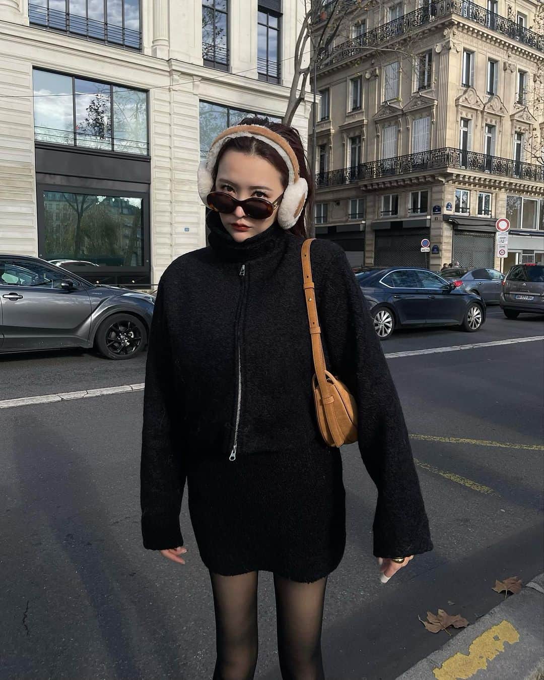 白倉あやのインスタグラム：「🖤⚡️」