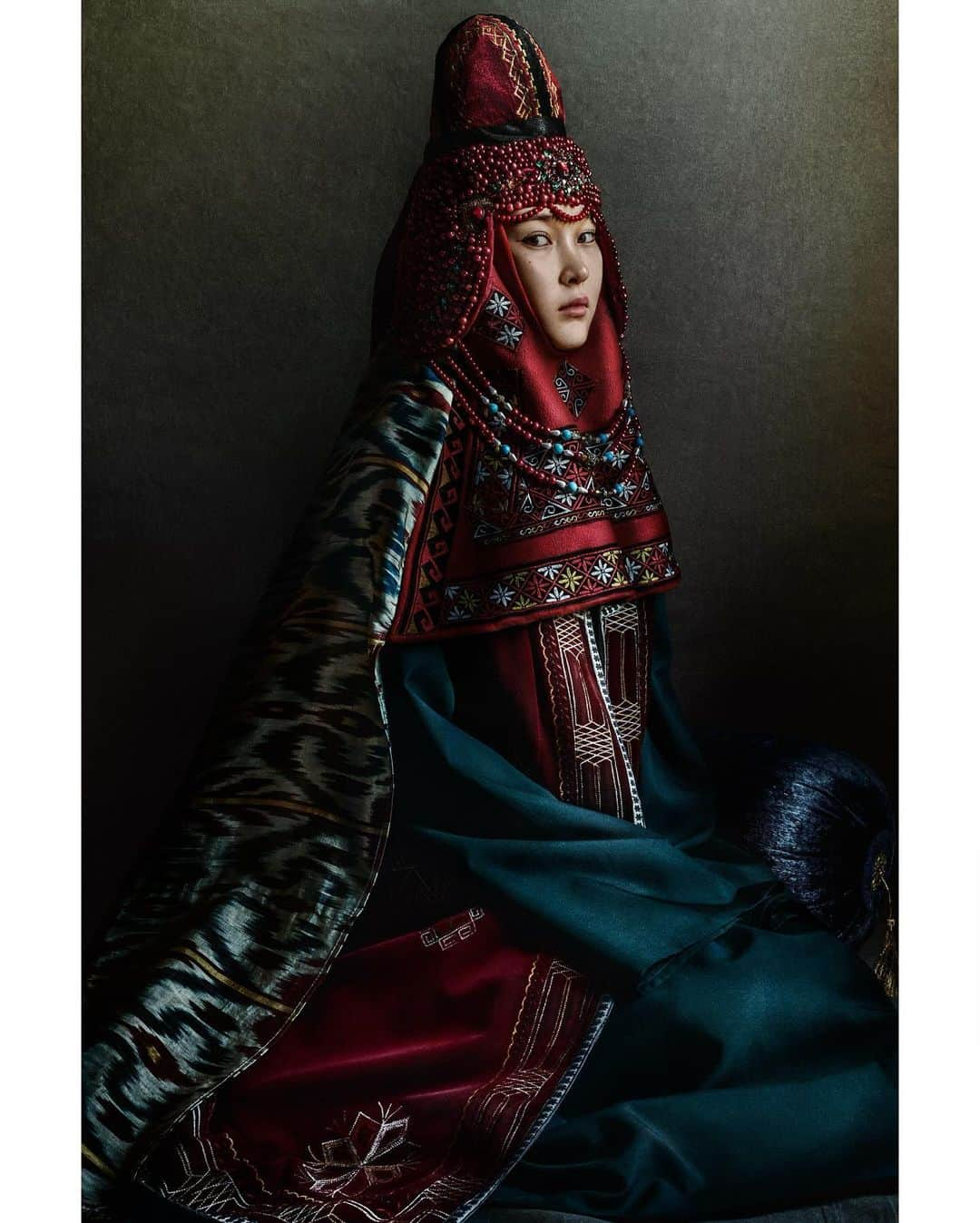 マリオ・テスティーノさんのインスタグラム写真 - (マリオ・テスティーノInstagram)「A BEAUTIFUL WORLD, SURKHANDARYA, KARAKALPAK & SURKHANDARYA JARKURGON WOMEN, UZBEKISTAN」12月11日 1時00分 - mariotestino