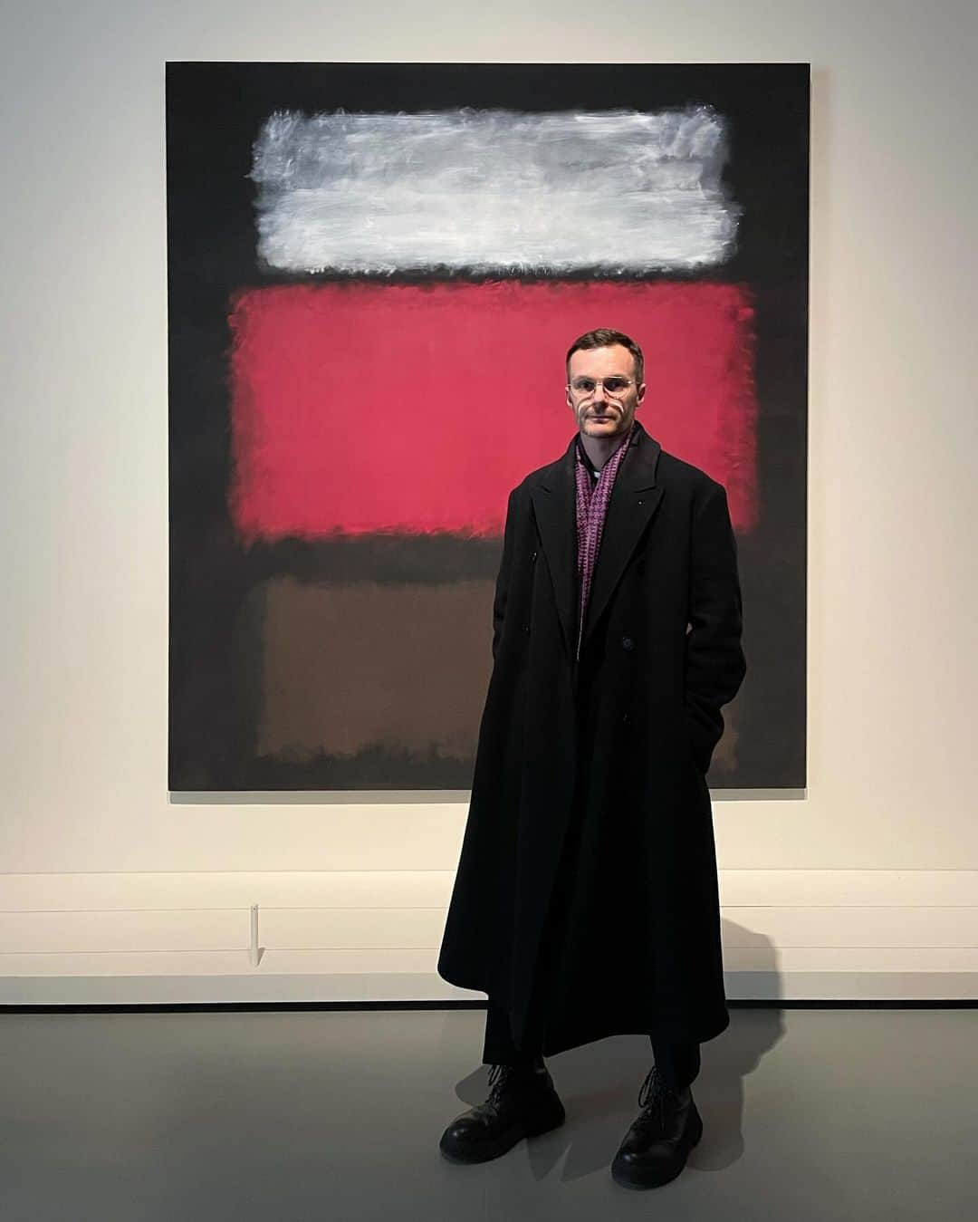 クリスヴァンアッシュのインスタグラム：「ROTHKO AT LA FONDATION LOUIS VUITTON  THANK YOU @fondationlv #rothko #markrothko  #krisvanassche #kris_van_assche」