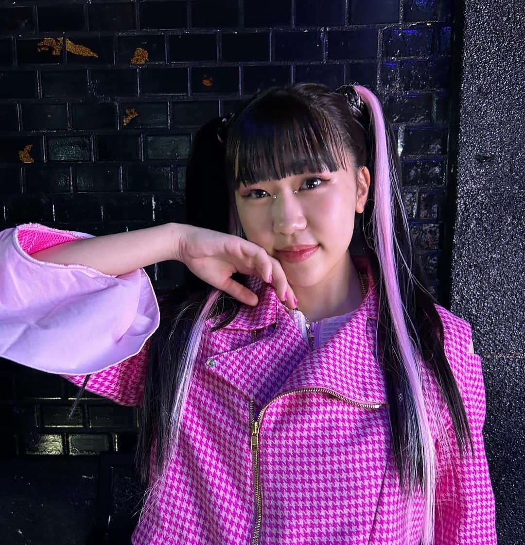 鈴木夢さんのインスタグラム写真 - (鈴木夢Instagram)「【ご報告】  本日よりダンスヴォーカルユニット 「PINK PRETZEL(ピンク プレッツェル)」 @pink_pretzel_official   [meyu(メーユ)]として活動する事になりました。  小さな頃から大好きな歌とダンスで活動できること、本当に幸せです！ 沢山の方々に、私たちの想いを音楽で届けられるよう、精一杯頑張ります。  俳優･タレントの「鈴木夢」 アーティストの「Meyu」 全く違う姿を見せていきたいと思っています。 どちらも応援して頂いたけると嬉しいです！  よろしくお願いします🙇🏻‍♀️🥨  #PINKPRETZEL #PP で覚えてください！ #meyu (メーユ)と#nare(ナーレ)」12月10日 22時16分 - s_yume_ta