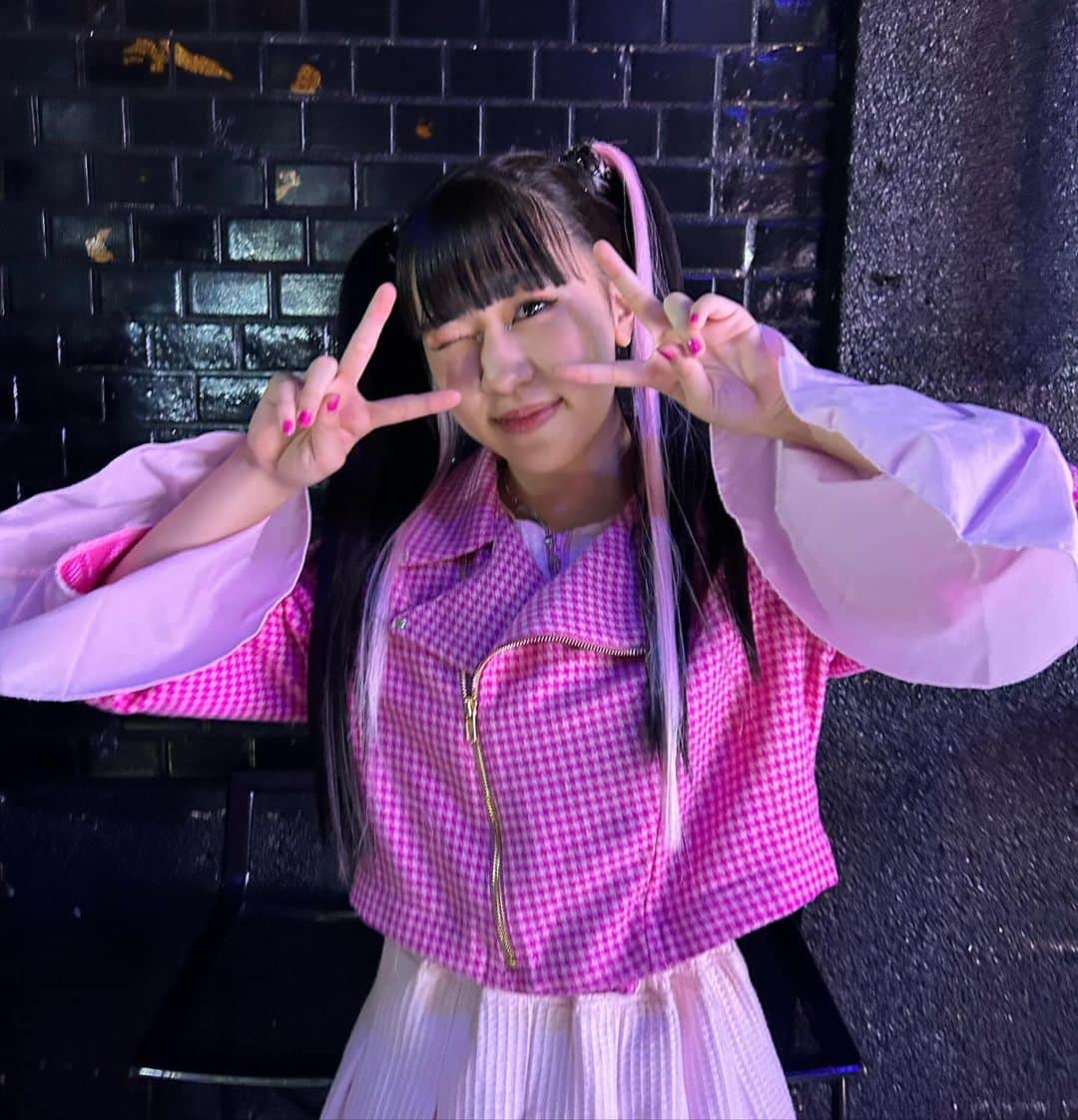 鈴木夢さんのインスタグラム写真 - (鈴木夢Instagram)「【ご報告】  本日よりダンスヴォーカルユニット 「PINK PRETZEL(ピンク プレッツェル)」 @pink_pretzel_official   [meyu(メーユ)]として活動する事になりました。  小さな頃から大好きな歌とダンスで活動できること、本当に幸せです！ 沢山の方々に、私たちの想いを音楽で届けられるよう、精一杯頑張ります。  俳優･タレントの「鈴木夢」 アーティストの「Meyu」 全く違う姿を見せていきたいと思っています。 どちらも応援して頂いたけると嬉しいです！  よろしくお願いします🙇🏻‍♀️🥨  #PINKPRETZEL #PP で覚えてください！ #meyu (メーユ)と#nare(ナーレ)」12月10日 22時16分 - s_yume_ta