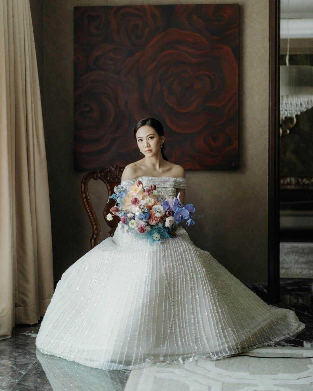 シャニア・ジュニアナタさんのインスタグラム写真 - (シャニア・ジュニアナタInstagram)「Two days in December..  Wedding Planner & Organizer @by.hilda Venue @ayanajakarta Photo & Video @bareodds Decoration @bloomsville.id  Handbouqet & boutonniere @bloomette_fleuriste Lighting @glowlighpro Invitation & Keepsake @solitaire.invitation Web Invitation @viding.co Ring box @lovelours  Mua @tirzavania Bridal robe @hepburn.co Wedding gown @elsiechrysila  Accesoris @peurle.id Shoes @cavaprive  Bridesmaid Dress @soecah_bridesmaid  Suit @wonghangtailor  Shoes @mariominardi_official RSVP & QR Scan Registration @luvibukutamudigital Mc @mosandyesenway Entertainment @divo_music  Photobooth @theholograil Wedding Cake @ivoirecakedesign Souvenir @howelandco Pagar ayu @sanggaropi  #JOinedwithSHAN」12月10日 22時20分 - shanju