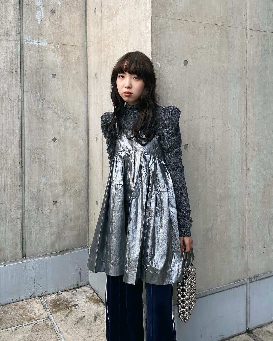 MOUSSY SNAPさんのインスタグラム写真 - (MOUSSY SNAPInstagram)「#MOUSSYSNAP @kanon_makabe 157cm  ・CAMI PUFFED MINI DRESS(010GA230-7510) ・POINT SHOULDER GLITTER TOP(010GAS80-5430) ・SIDE LINE VEROUR PANTS(010GAL80-5150) ・SILVER BEADED MINI BAG(010GA751-5810) ・CHUNKY RUBBER BOOTS(010GAT52-5430) 全国のMOUSSY店舗／SHEL'TTER WEBSTORE／ZOZOTOWNにて発売中。  #MOUSSY」12月10日 22時28分 - moussysnap