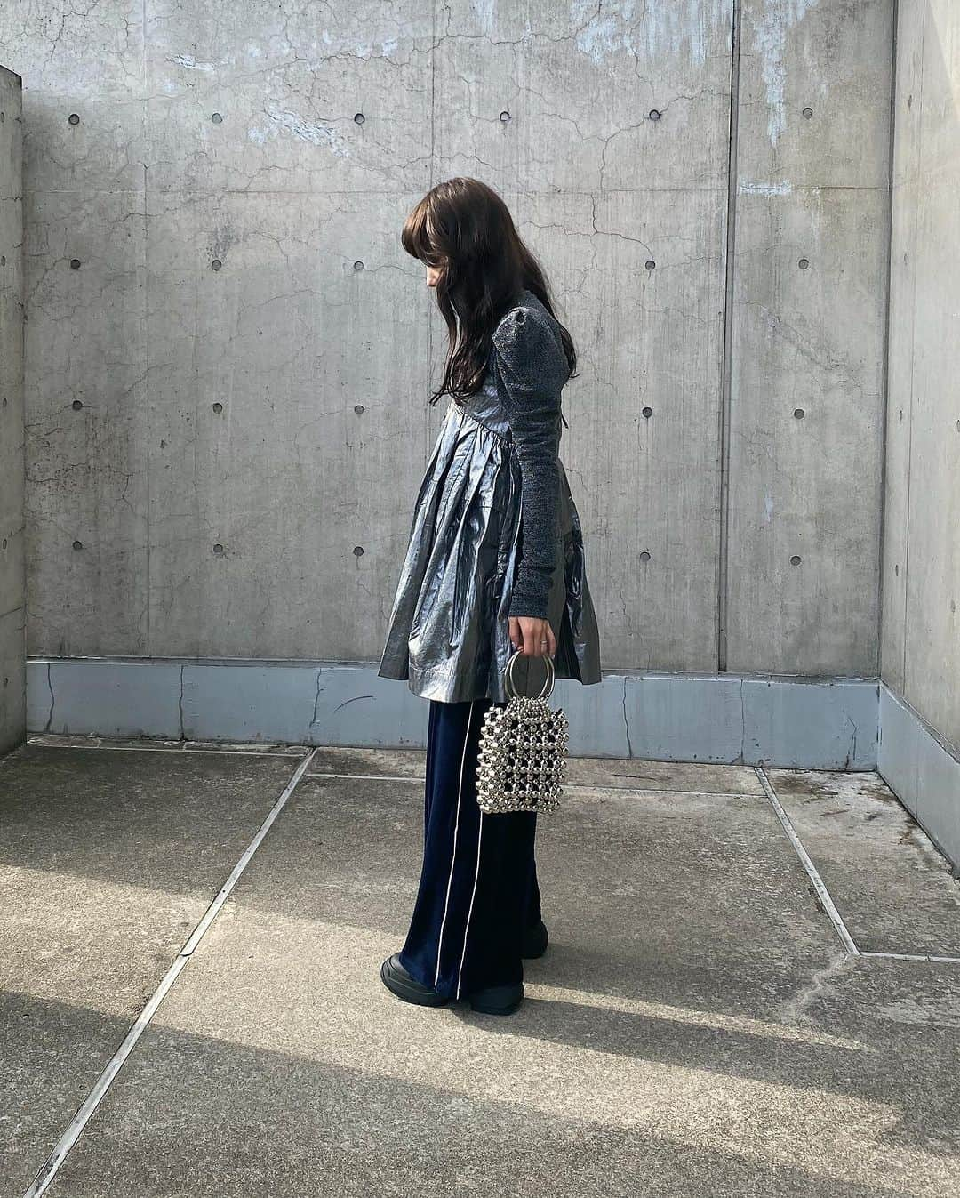 MOUSSY SNAPさんのインスタグラム写真 - (MOUSSY SNAPInstagram)「#MOUSSYSNAP @kanon_makabe 157cm  ・CAMI PUFFED MINI DRESS(010GA230-7510) ・POINT SHOULDER GLITTER TOP(010GAS80-5430) ・SIDE LINE VEROUR PANTS(010GAL80-5150) ・SILVER BEADED MINI BAG(010GA751-5810) ・CHUNKY RUBBER BOOTS(010GAT52-5430) 全国のMOUSSY店舗／SHEL'TTER WEBSTORE／ZOZOTOWNにて発売中。  #MOUSSY」12月10日 22時28分 - moussysnap