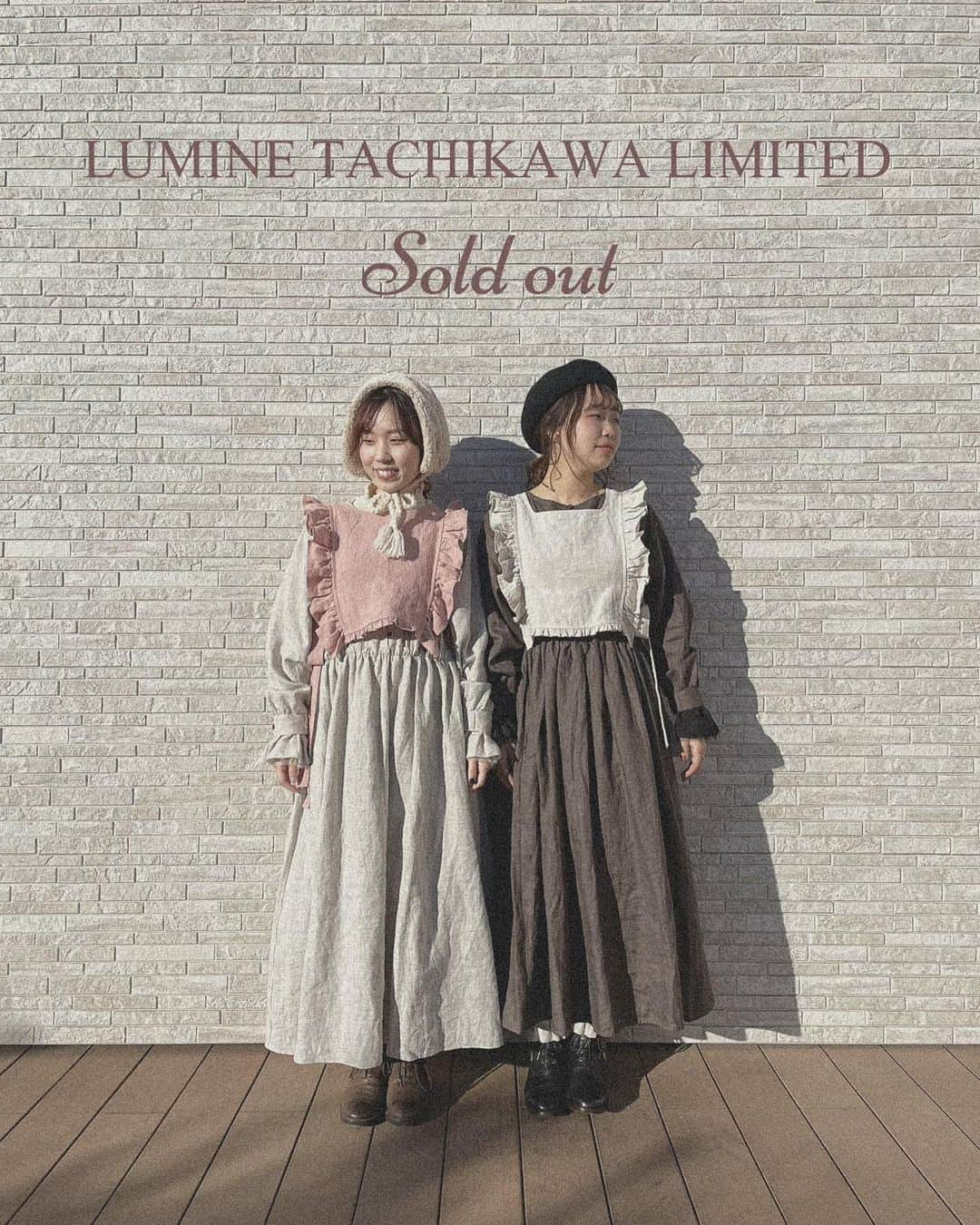 SM2olohuone LUMINE立川店のインスタグラム：「12/7(木)発売の LUMINE TACHIKAWA @can_onlineshop 限定商品 店頭分、全ての商品が完売致しました。  初日朝からお並びいただいたお客様 お時間を作ってのご来店ありがとうございました🙇‍♀️✨ そしてオンラインショップでの発売を 楽しみにお待ちいただいているお客様も ありがとうございます🙇‍♀️🙇‍♀️  限定商品の @can_onlineshop の発売日は 決定次第 @sm2olohuone_lumine の Instagramにてお知らせさせて頂きます。 楽しみにお待ちいただければ幸いです𓅼゛ もし不安な点などございましたら、 お電話または、 コメントにてお待ちしております。 サイズ等に関しましては オンライン発売当日に、商品掲載予定と なっております。 そちらの専用ページにてご確認をお願いいたします。  店頭では冬の新作アイテムも 続々と入荷しております♡ 皆様のご来店を 心よりお待ちしております𓈒𓂂𓏸 ⠀ ⠀ ⠀⠀ ⠀  #2023#winter#correction#lumine#tachikawa#olohuone#fashion#samansamos2#tsuharu#fashion#life#staffsnap#love#me#冬#ルミネ#リネン#ルミネ立川#サマンサモスモス#立川ルミネ#立川#canshopig#go5_lumitachi#ツハル#ナチュラル#コーディネート#冬コーディネート#冬コーデ」