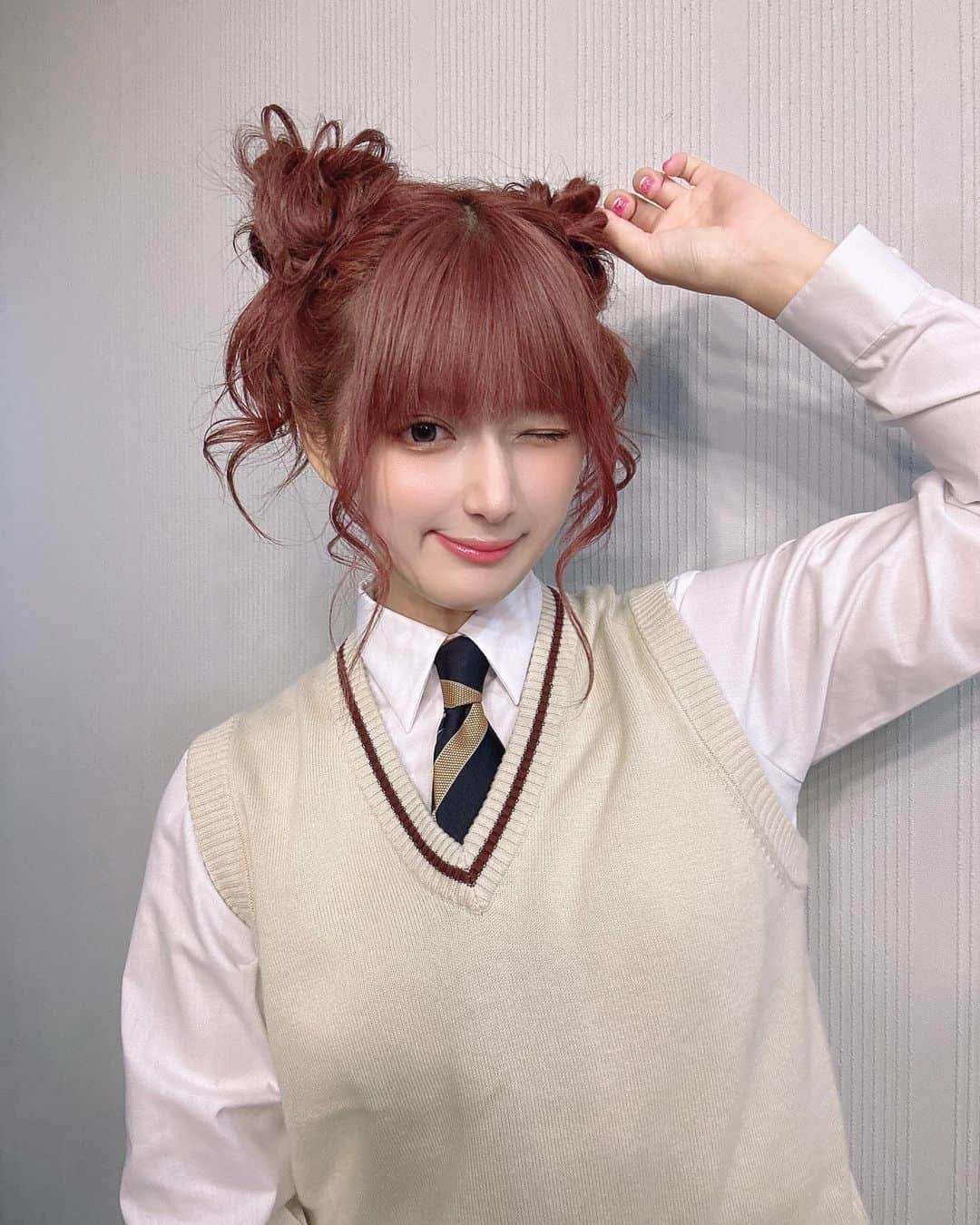 しなこさんのインスタグラム写真 - (しなこInstagram)「GAKUSEI RUNWAY ありがとうございました😭💖  自分のうちわ見えた時本当に嬉しかった😭 コメントで応援してくれたみんなもありがとう💓」12月10日 22時37分 - ssshinako
