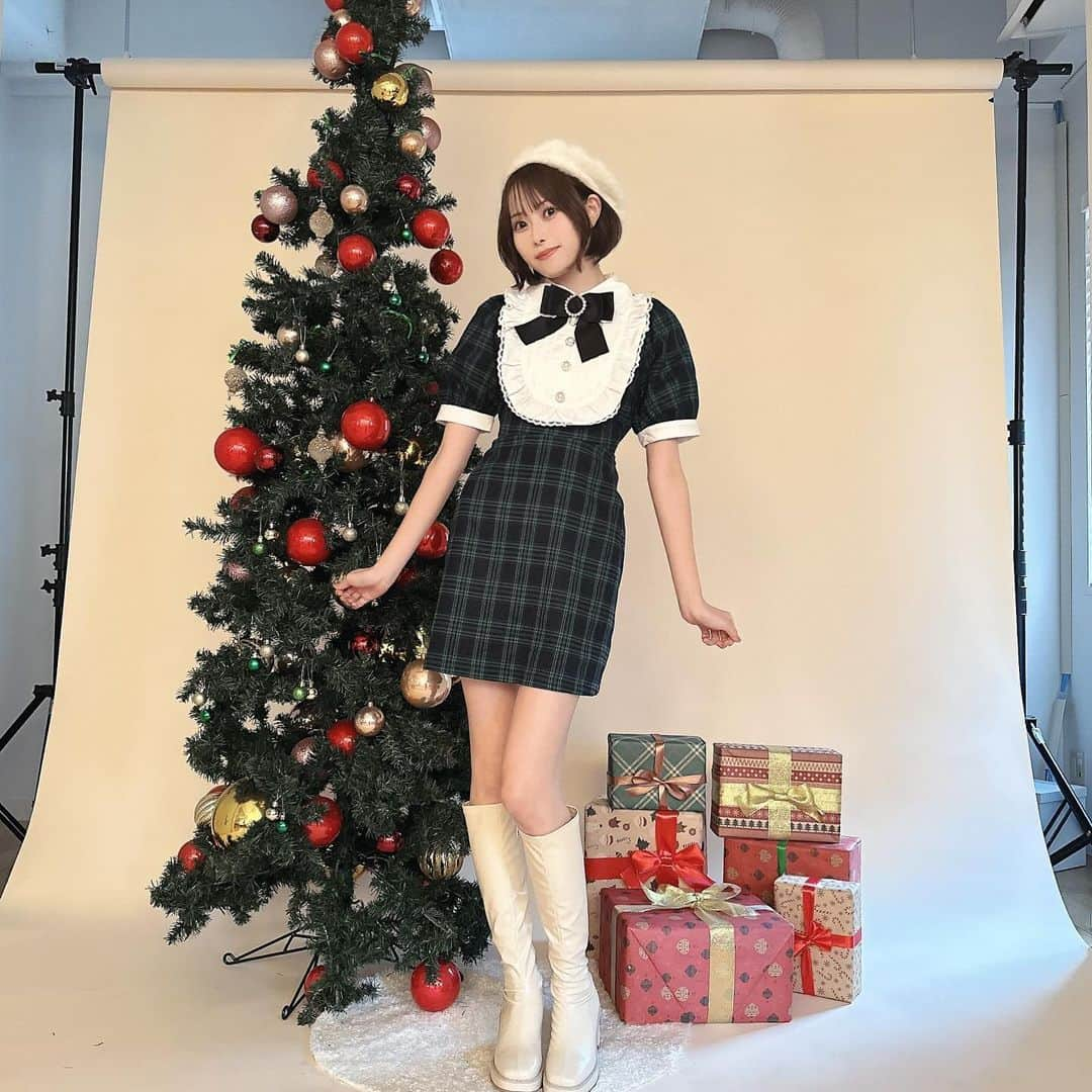 橋本桃呼さんのインスタグラム写真 - (橋本桃呼Instagram)「クリスマスプレゼントはももこからの愛でOK？？😼💖  #クリスマス #クリスマスコーデ #christmas #christmastree #xmas  #instagramjapan #instagood #instafashion #instapic #japanesegirl #일상 #데일리 #셀카 #셀스타그램 #데일리룩 #오오티디 #ootd #followme」12月10日 22時41分 - momoko__3628