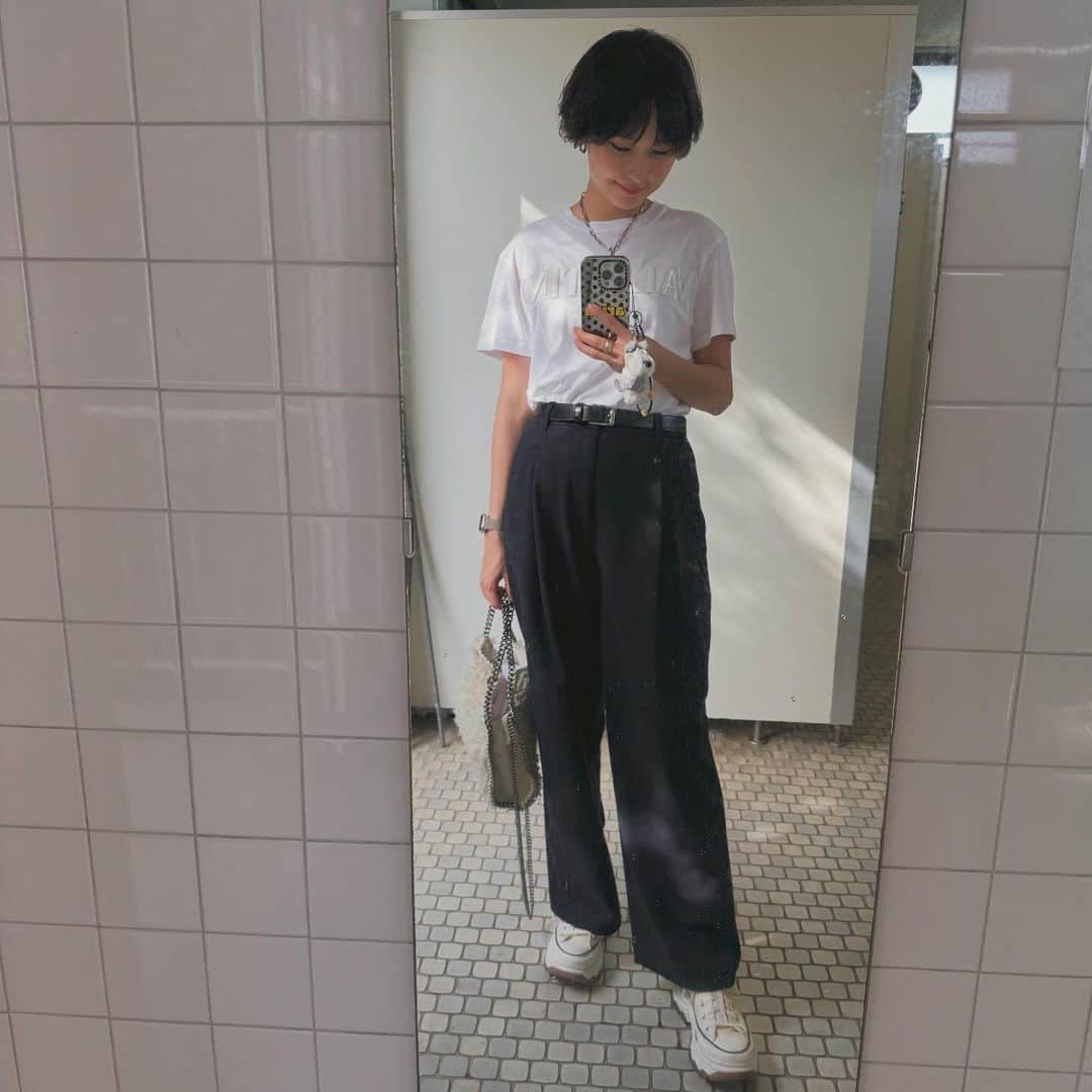 木村安梨沙のインスタグラム：「生駒山上遊園地✌️の、トイレ😂」