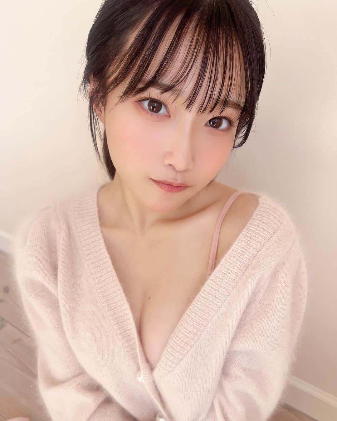 岸みゆのインスタグラム：「#週プレ 撮影してきた💓 お知らせお楽しみに💭」