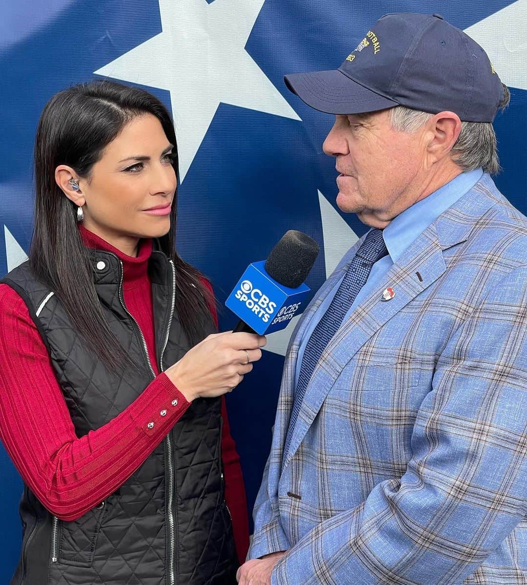 ジェニー・デルのインスタグラム：「Much more to come from this incredible day but wanted to start off this Sunday with how I started my Saturday… with Coach Bill Belichick.   Belichick grew up around Navy Football as his dad, Steve, was a coach at the academy for 34 years.  Solid way to kick off my second #ArmyNavy experience!!」