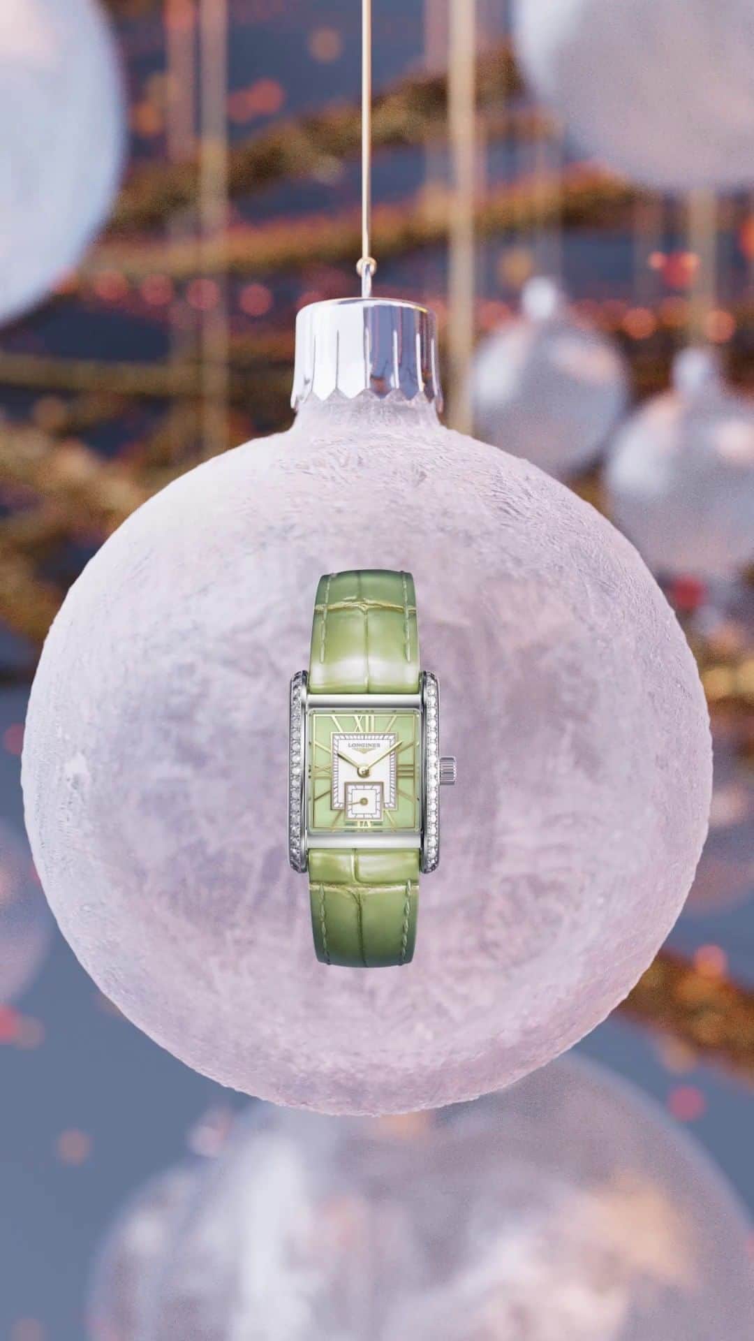 ロンジンのインスタグラム：「Longines loves the holiday season.  Discover the gift that will be cherished for years to come via the link in the bio.  #EleganceisanAttitude #ElegantGreetings #MiniDolceVita #LonginesSpirit」