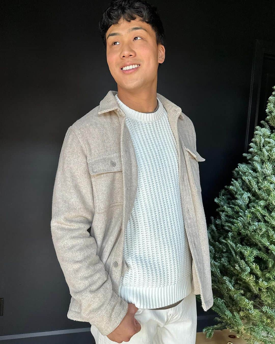 Hollister Co.さんのインスタグラム写真 - (Hollister Co.Instagram)「shacket: the versatility of a shirt with the warmth of a jacket」12月11日 0時17分 - hollister