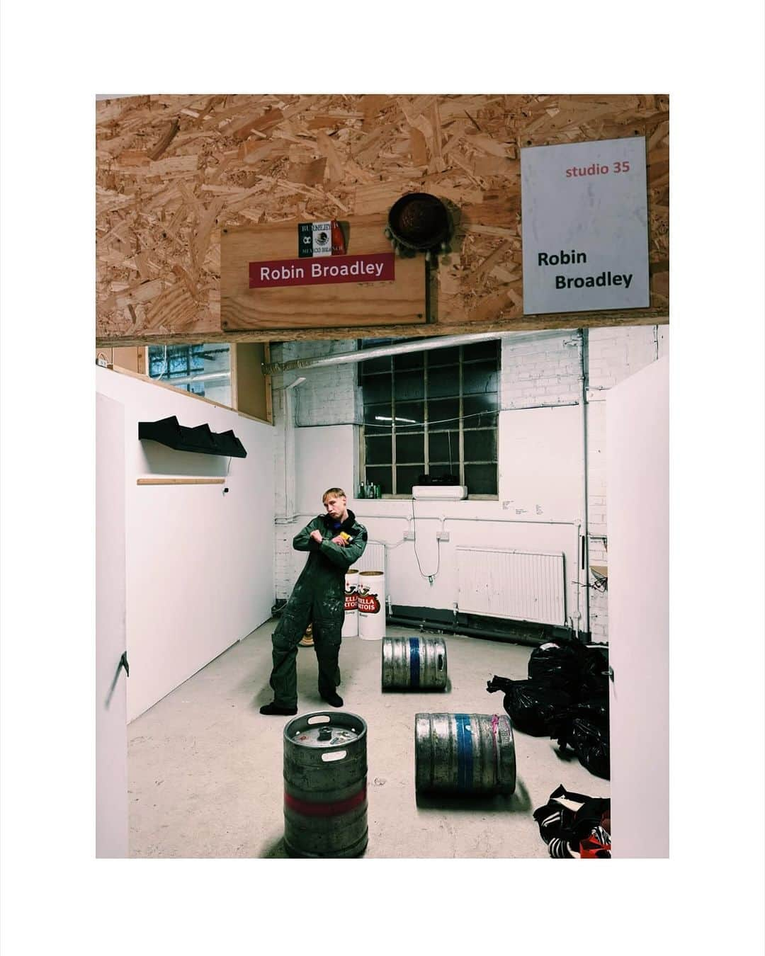 カロリーヌ・ド・メグレさんのインスタグラム写真 - (カロリーヌ・ド・メグレInstagram)「A walk in the @paradiseworks_ studios in Salford / Manchester with 1. @jeffrey_knopf 2-3 @fleuryearsley 4. @kieran.leach 5. @mexico_branch 6. Exhibition @ephemricala @isaacbjordan @fleuryearsley」12月11日 1時32分 - carolinedemaigret