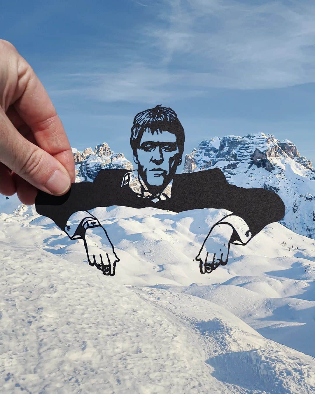 Rich McCorのインスタグラム：「It's been 40 years since Tony Montana entered pop-culture in 1983's Scarface and created one of the most iconic movie scenes of all time.   Here's my take on the scene - I'm calling it "Tony Mountainya".  #Scarface #AlPacino #TonyMontana」