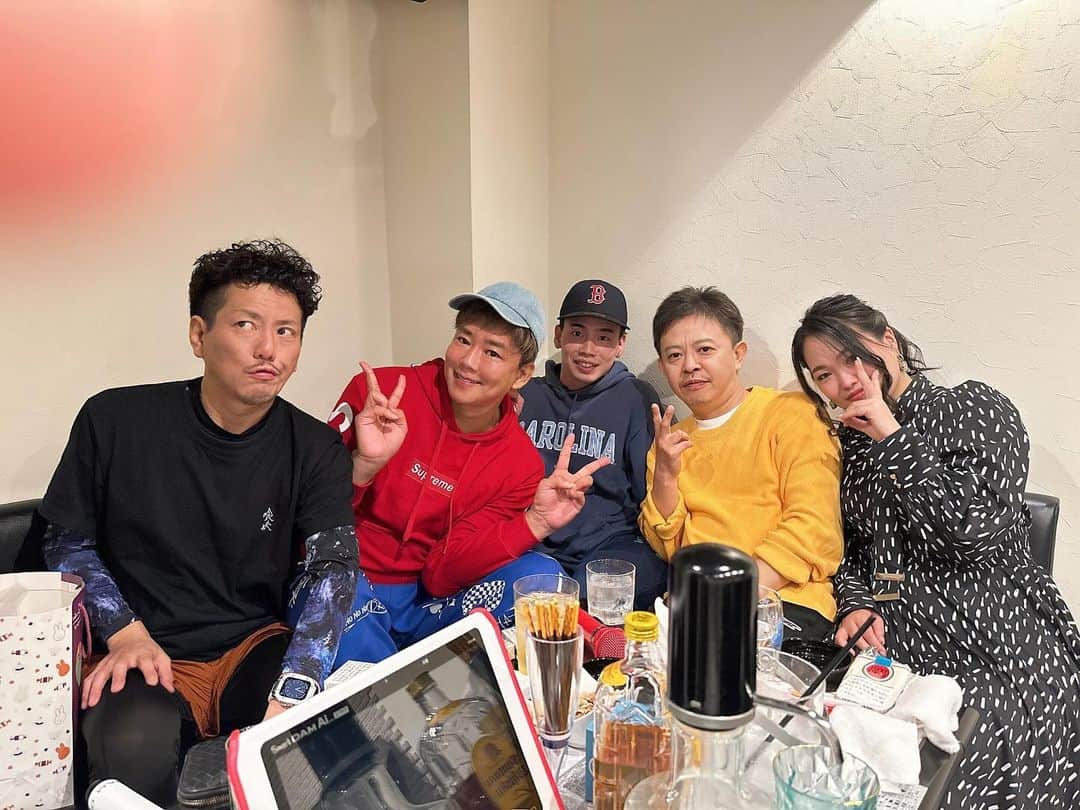 楽しんごさんのインスタグラム写真 - (楽しんごInstagram)「丸源ラーメン🍜岡崎店の店員さん めちゃくちゃ良い人ばかりだったー ちゃっかしサインも描いたよ✍️  にんにくたっぷりで肉そば最高😊  #肉そば #fyp #ramen」12月11日 2時16分 - tanoshingo.official