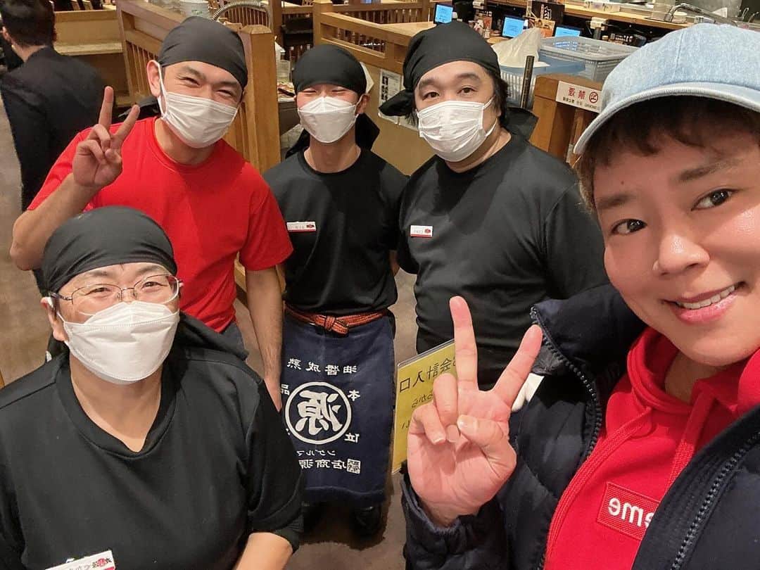 楽しんごさんのインスタグラム写真 - (楽しんごInstagram)「丸源ラーメン🍜岡崎店の店員さん めちゃくちゃ良い人ばかりだったー ちゃっかしサインも描いたよ✍️  にんにくたっぷりで肉そば最高😊  #肉そば #fyp #ramen」12月11日 2時16分 - tanoshingo.official