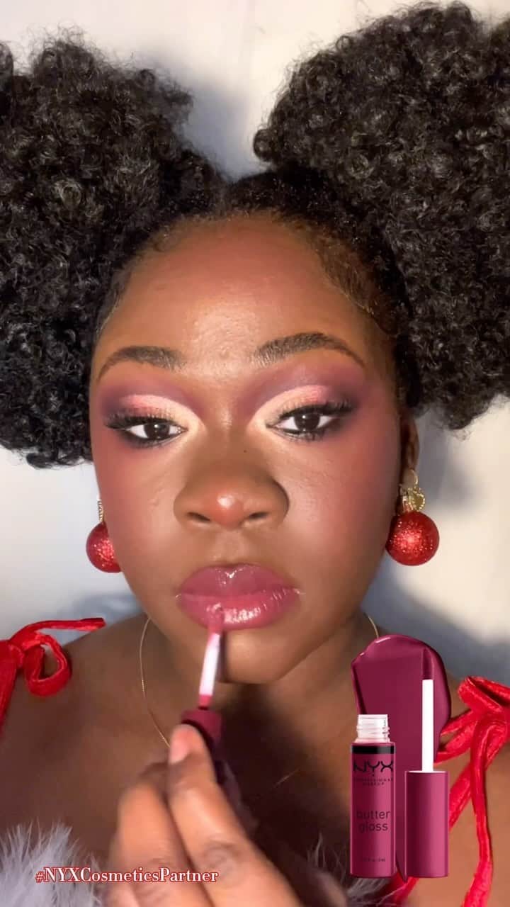 NYX Cosmeticsのインスタグラム：「@serenakhadeejah is transporting us to FA LA L.A. LAND with this holiday glam 🦩🌴😍  shop the collection @ultabeauty now 🛒  #nyxcosmetics #nyxprofessionalmakeup #holidaycollection #falalalaland #veganformula #crueltyfree」