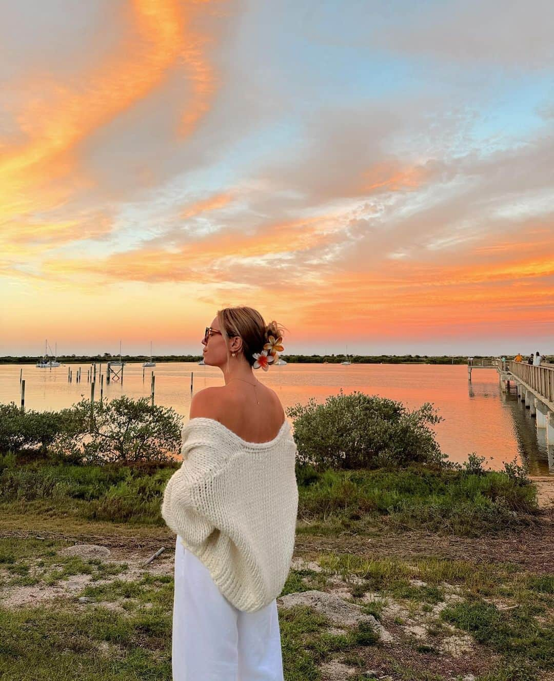 Beginning Boutiqueのインスタグラム：「Have you ever seen something so pretty? 🌞 The beautiful @jaymerodgers_ wears our Bad Habits Cream Knit Cardigan!」