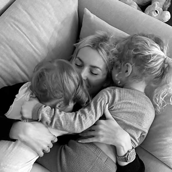 レナ・ゲルケのインスタグラム：「I have my whole heart in my two arms💕 Can’t believe that my baby is turning 1 tomorrow 😭😭😭 nothing in this world could describe how it feels to have these little two humans in my arms❤️」