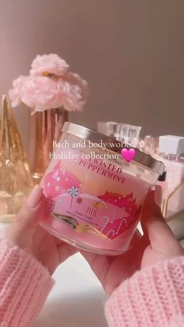 Bath & Body Worksのインスタグラム：「We're bringing a pop of Pink-mas cheer to your holiday this year! 💖 Use #MyHolidayStory to show us how you're getting into the Pink-mas spirit! ​  📸: @victoriasandoval_」