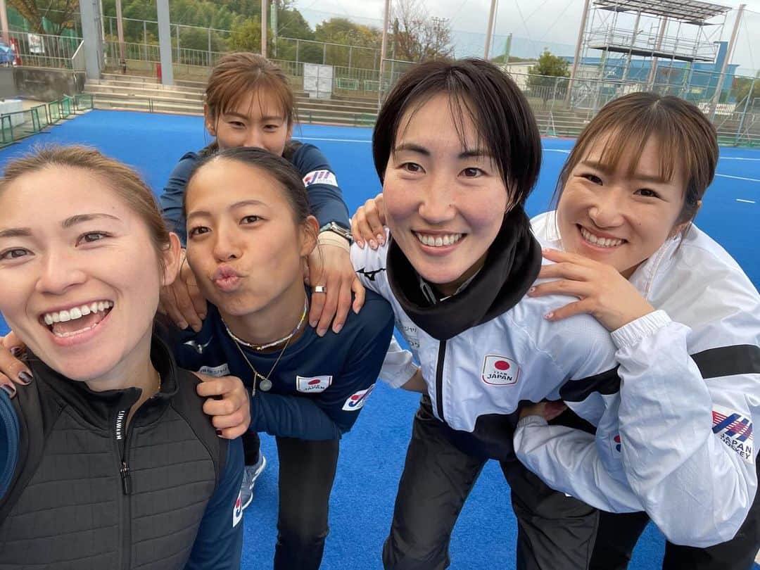 浅井悠由のインスタグラム：「"  Tomodachi❤️いつもありがとう！ Love you guys🤜🏻♡🤛🏻  #首は触るな#friends #friendship」