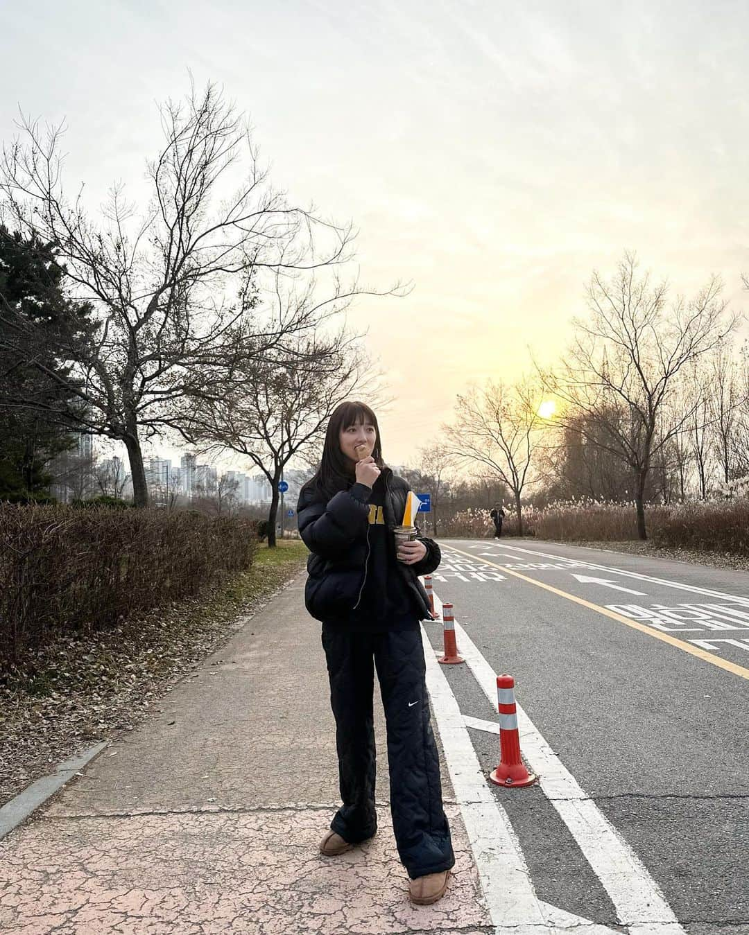 ピョ・イェジンさんのインスタグラム写真 - (ピョ・イェジンInstagram)「산책🍦」12月11日 14時30分 - yjiinp