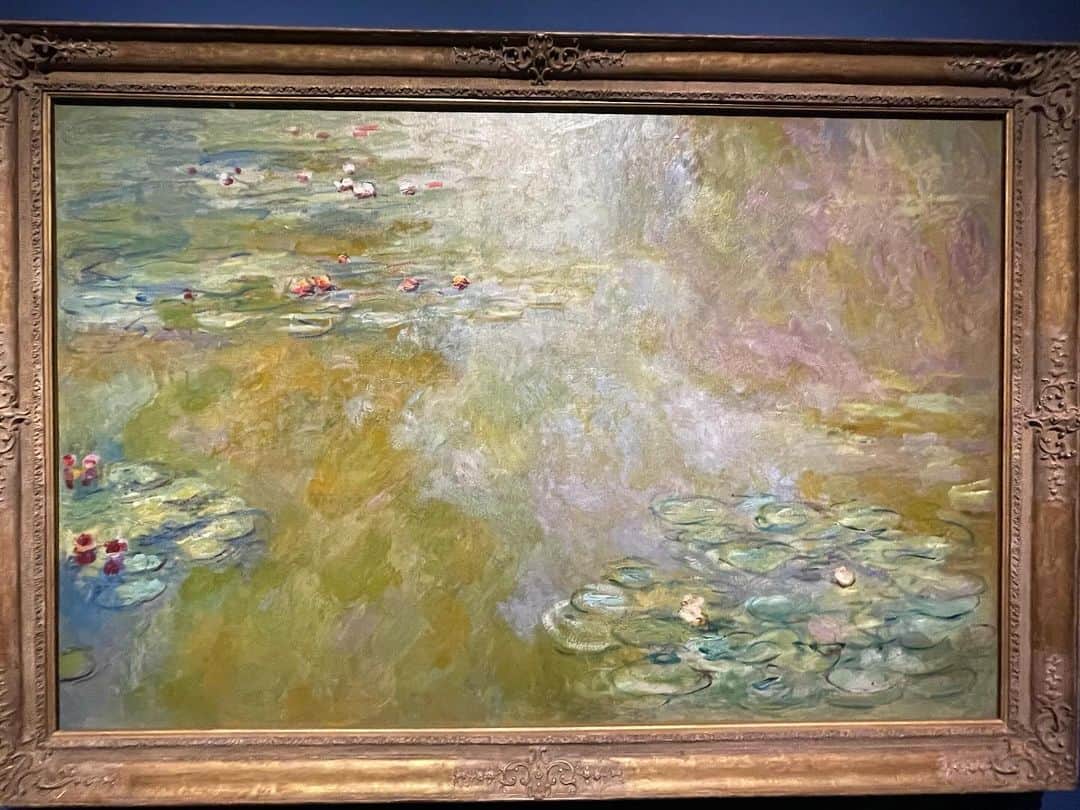 榊ゆりこさんのインスタグラム写真 - (榊ゆりこInstagram)「モネ展🖼️✨  モネの絵きれい✨心が穏やかになります😊 モネのサーモンピンクが好き❤️  #モネ展#上野の森美術館 #サーモンピンク#アート鑑賞」12月11日 14時51分 - yuricosakaki