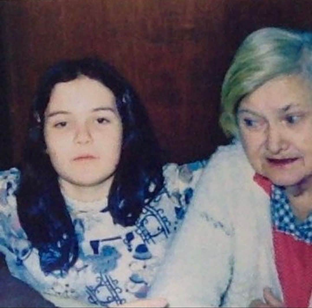 ロージー・オドネルのインスタグラム：「me and nana 1973 #family」