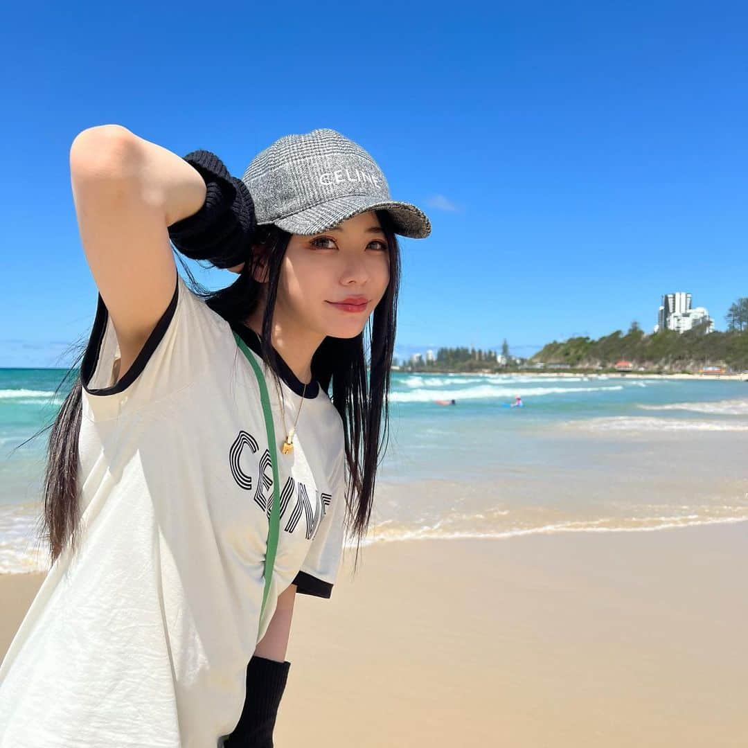 竹内えりかさんのインスタグラム写真 - (竹内えりかInstagram)「横山キラビーチ🏖🌊 めちゃくちゃ綺麗だったな〜砂浜歩くとキュッキュッて砂が鳴くの！可愛い！ 名前の由来がビーチの名前だなんてオシャレすぎ！❤️キラのアナザースカイいけてよかった！！ .  #お洒落さんと繋がりたい #おしゃれさんと繋がりたい #いいね返し #美男美女と繋がりたい #f4f #lfl #fff  #いいね返し#いいねした人全員フォローする#フォロバ100 #ミスコン #韓国好きな人と繋がりたい #オルチャン #オルチャンメディア #얼스타그램 #맞팔 #옷스타그램 #패션스타그램 #셀스타그램 #오오티디 #셀카좋아요반사 #instalike #selca  #お寿司好きな人と繋がりたい」12月11日 15時18分 - taeri_ka