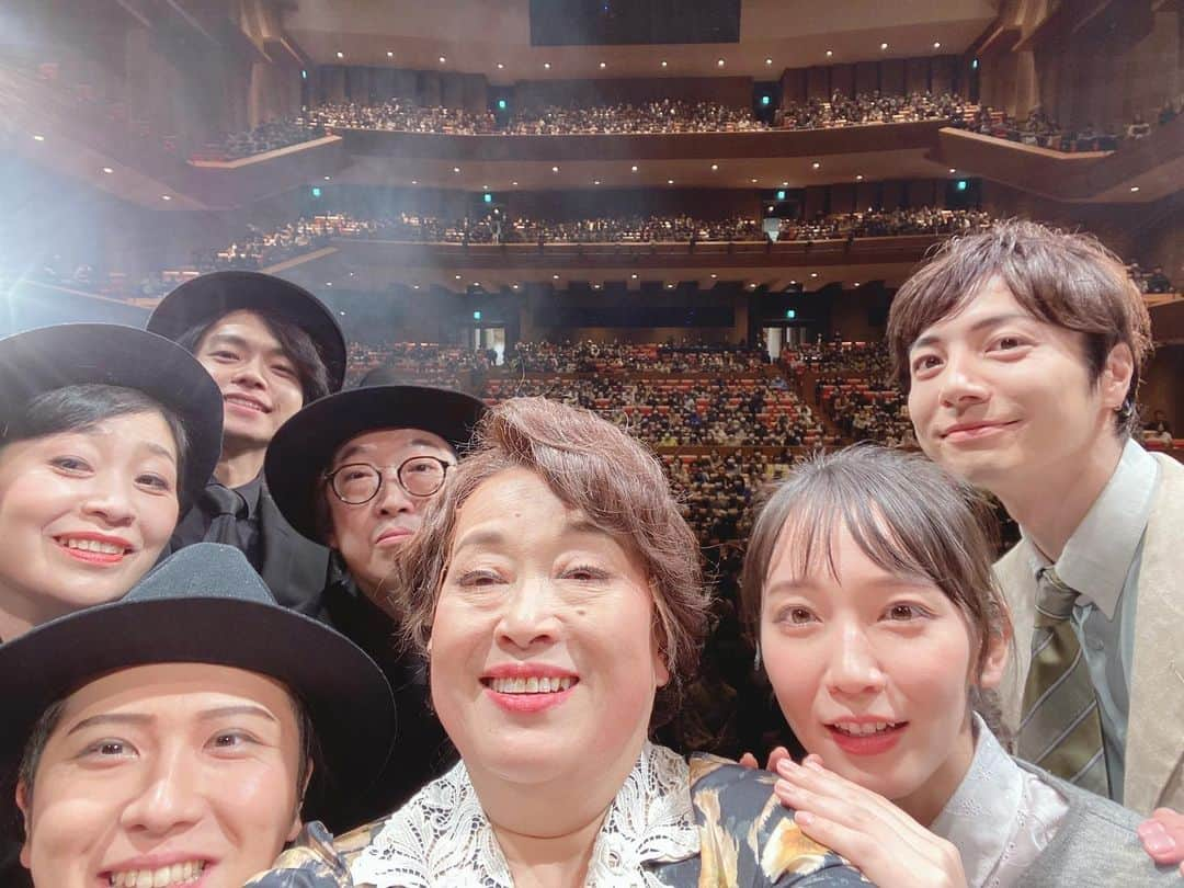 吉岡里帆さんのインスタグラム写真 - (吉岡里帆Instagram)「ありがとうございました💋 無事に完走！満員御礼👸  #舞台　 #ガラスの動物園 #消えなさいローラ」12月11日 6時48分 - riho_yoshioka