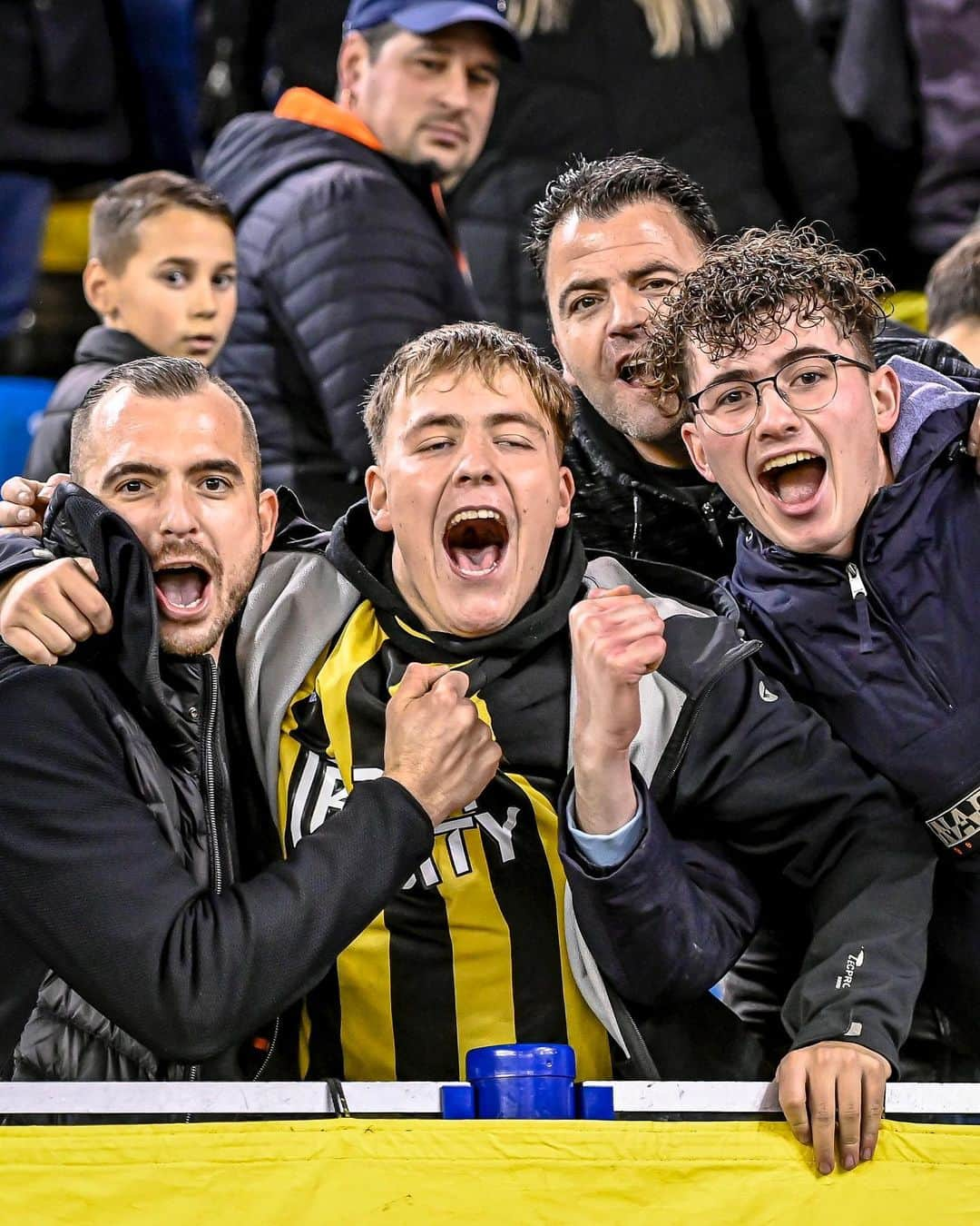 フィテッセさんのインスタグラム写真 - (フィテッセInstagram)「Slaap lekker, Vitessenaren! 🥰  #Vitesse #VITher」12月11日 7時08分 - mijnvitesse