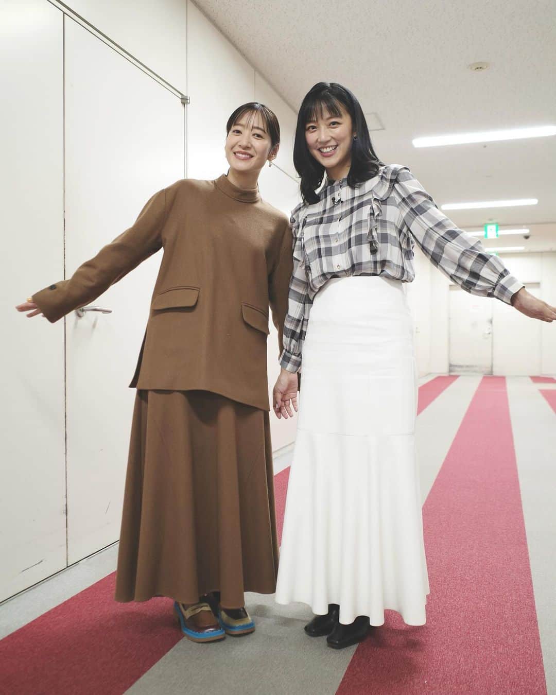 吉田明世さんのインスタグラム写真 - (吉田明世Instagram)「おはようございます！ 今週もよろしくお願いします！ ラジオ的にはスペシャルウィーク！📻 ぜひ皆様いつも以上にご贔屓に🥺🤍  そして、今夜7時から フジテレビ「ネプリーグ」に出演します！  なんと、女性アナウンサー常識力個人テスト！ ということで、いつも以上にお腹が痛くなる内容となっております😇笑  この日は同じ事務所の竹内由恵さん、豊崎由里絵ちゃんも一緒でした♡  そして、収録回は別でしたが 山本里菜ちゃんにも会えて、 嬉しかったなぁー😚🤍  ネプリーグのホームページのホリケンリーグに クイズが出題されてるので、 そちらもぜひチェックしてみてくださいね♡  one-piece @clane_official  shoes @camper_japan  jewelry @vendomeaoyama_official  #ネプリーグ #フジテレビ」12月11日 7時53分 - akiyo0414
