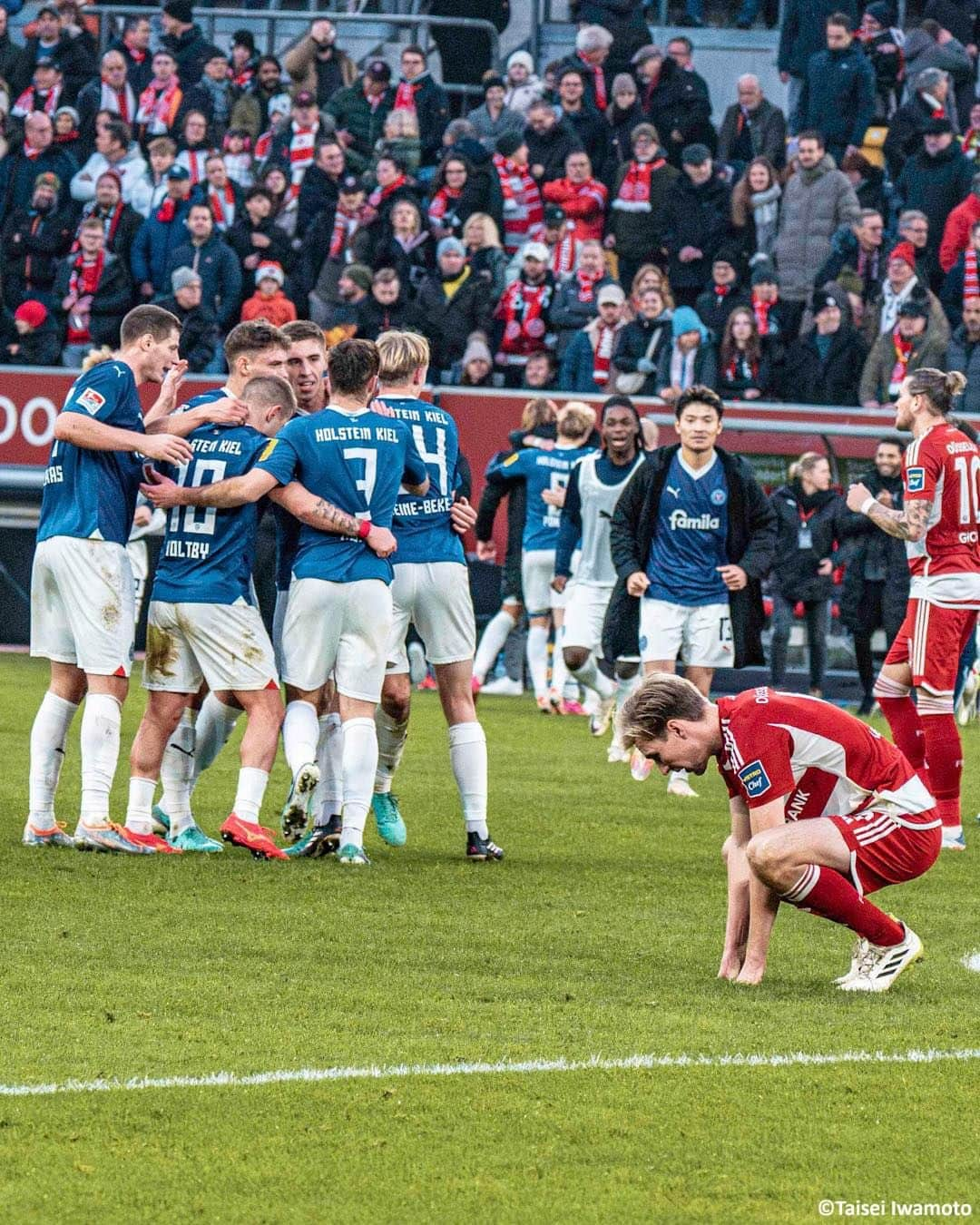 Goal Japanさんのインスタグラム写真 - (Goal JapanInstagram)「🇩🇪 ブンデス2部上位対決で日本人選手対決 🇯🇵 1部昇格を争う #デュッセルドルフ× #ホルシュタインキール の一戦に、#田中碧 と #町野修斗 が先発出場。  試合は前半18分の #ホルトビー のヘディング弾が決勝ゴールとなりホルシュタイン・キールが勝利。敵地で勝点3を奪取＆リーグ戦4連勝で2位に浮上した。(Photo: Taisei Iwamoto)  #soccer #football #bundesliga #2bundesliga #fortunadüsseldorf #düsseldorf  #holsteinkiel #kiel #サッカー #フットボール #ブンデスリーガ #フォルトゥナデュッセルドルフ  #キール #⚽️」12月11日 8時15分 - goaljapan