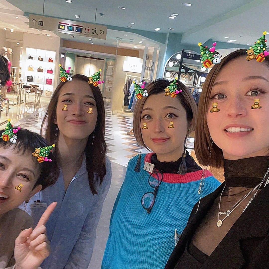 春花きららさんのインスタグラム写真 - (春花きららInstagram)「渋谷西武POPUP SHOP 本日11日、最終日です！！  年内はラストのイベント！ 渋谷にお立ち寄りの際はぜひ遊びにいらしてくださいませ♡  大さん、一花さん、ゆうりちゃんとお待ちしております😊  ▼▼▼ 西武渋谷店POP-UP  【Takarazuka OG✖️3Actor 数量限定オリジナルシールのプレゼントのお知らせ📢】   Takarazuka OG✖️3Actor 〜Another face〜 　POP-UP STORE   【会期】 12/5(tue) 〜11(mon)　   【営業時間】 10:00〜20:00   【場所】 西武渋谷店A館3階＝プロモーションスペース ※物販となります。  ◎税込5,000円以上お買い上げの皆様になります。 ◎なくなり次第終了となります。  今回限定のオリジナルシールとなります！ 是非ゲットしてくださいね！  #渋谷西武  #popupshop  #ポップアップストア  #バッグ  #ニット  #古着  #アクセサリー  #コーヒー  #絵」12月11日 9時09分 - maiko_kirara