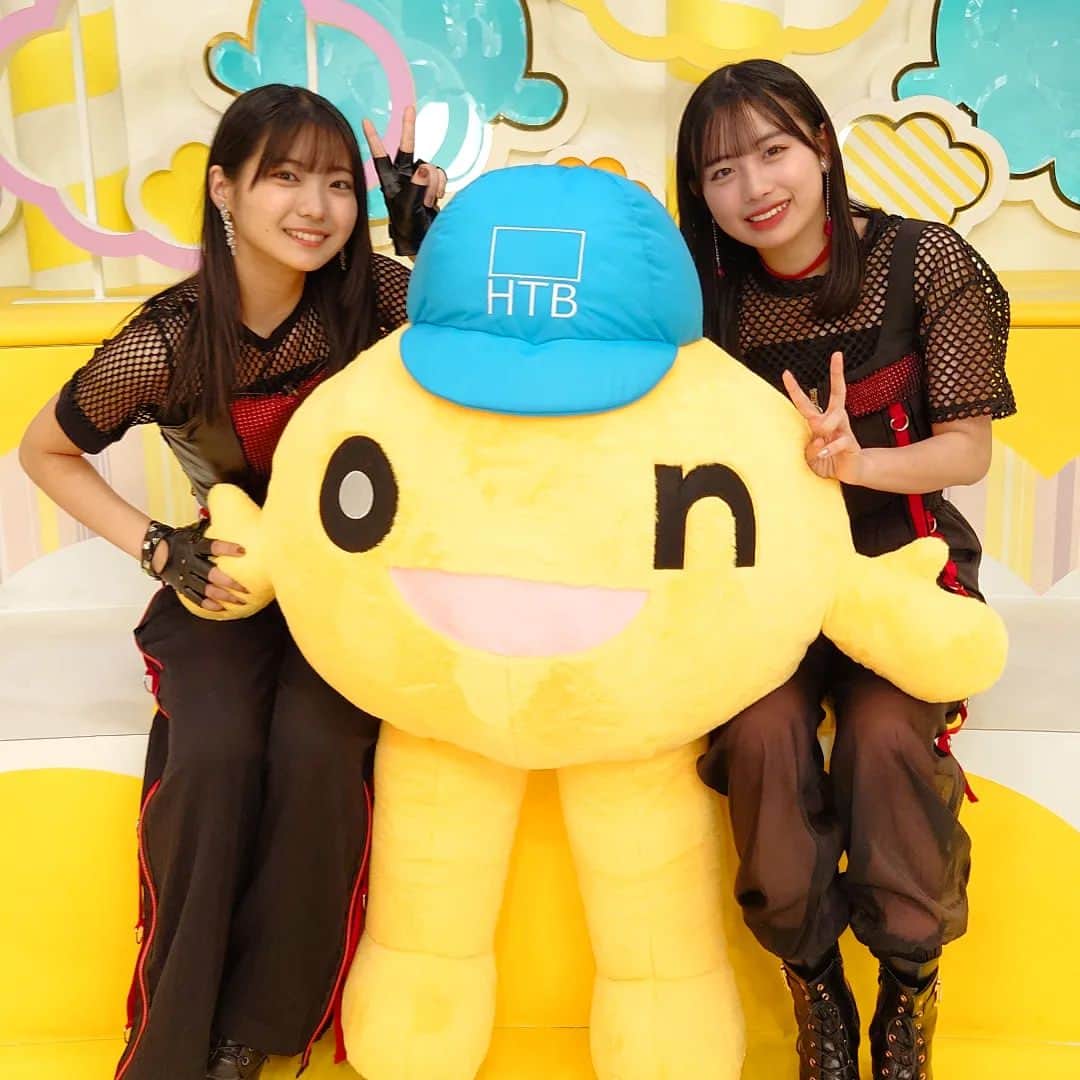北海道テレビ「イチオシ！モーニング」さんのインスタグラム写真 - (北海道テレビ「イチオシ！モーニング」Instagram)「12/12（火）の #イチモニ  エンタメコーナーには #ハロプロ の #アンジュルム から カエル大好き #ケロンヌ こと #川名凜 さんと #北海道出身 の #伊勢鈴蘭 さんが登場❗  水曜日に発売になるNewSingle 『RED LINE / ライフイズビューティフル！』のお話しを聞きました👌  冬の北海道でやりたいことも⛄ お楽しみに💮  #ANGERME #REDLINE #ライフイズビューティフル  #イセレイラオカエリ #ダンゴサンシュウネン」12月11日 9時37分 - htb_ichimoni
