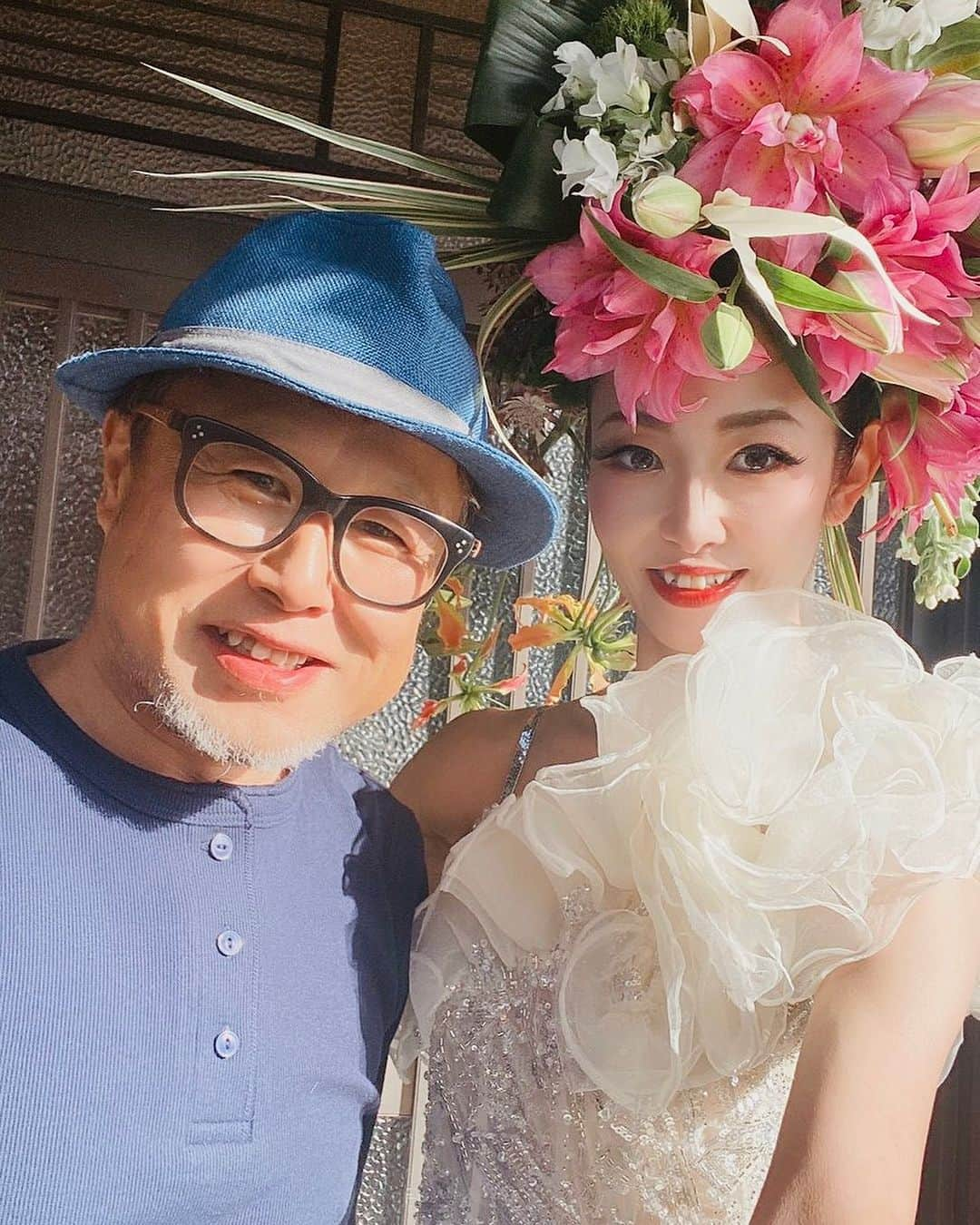 宮内 孝之 花飾人 花の妖精さんのインスタグラム写真 - (宮内 孝之 花飾人 花の妖精Instagram)「艶花 日本古来の髪飾り→新しい時代 花は幸せの始まり みんなが笑顔に　楽しくワクワク  #TakayukiMiyauchi  #宮内孝幸 #宮内孝之 #フラワーアーティスト  #日本文化　 #ヘアーフラワー　 #髪飾り　 #生花　 #華道家　 #艶花　 #いけばな  #Japan  #フラワーライブショー　 #SDGS  #花の力 #ヘアーフラワー #髪飾り   ▼公式サイト  www.takayukimiyauchi.com  #THEGOODFLOWERJAPAN #花空間装飾 #flower  #flowers」12月11日 9時58分 - miyauchi_takayuki_flowers