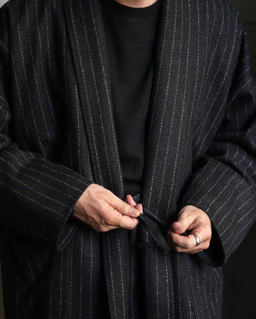 OLD JOE Official Instagramさんのインスタグラム写真 - (OLD JOE Official InstagramInstagram)「………………………………………………………………………………  ғᴀʟʟ ᴡɪɴᴛᴇʀ 2023  "𝗢𝗥𝗜𝗘𝗡𝗧𝗔𝗟 𝗛𝗢𝗨𝗦𝗘 𝗚𝗔𝗪𝗡"  "𝗗𝗢𝗨𝗕𝗟𝗘-𝗣𝗟𝗘𝗔𝗧𝗘𝗗 𝗗𝗥𝗔𝗣𝗘 𝗧𝗥𝗢𝗨𝗦𝗘𝗥"  December 11,  2023  • • • • • #oldjoe #oldjoebrand  #oldjoeatelier  #oldjoe_flagshipstore  #oldjoestorekanazawa」12月11日 15時36分 - oldjoebrand