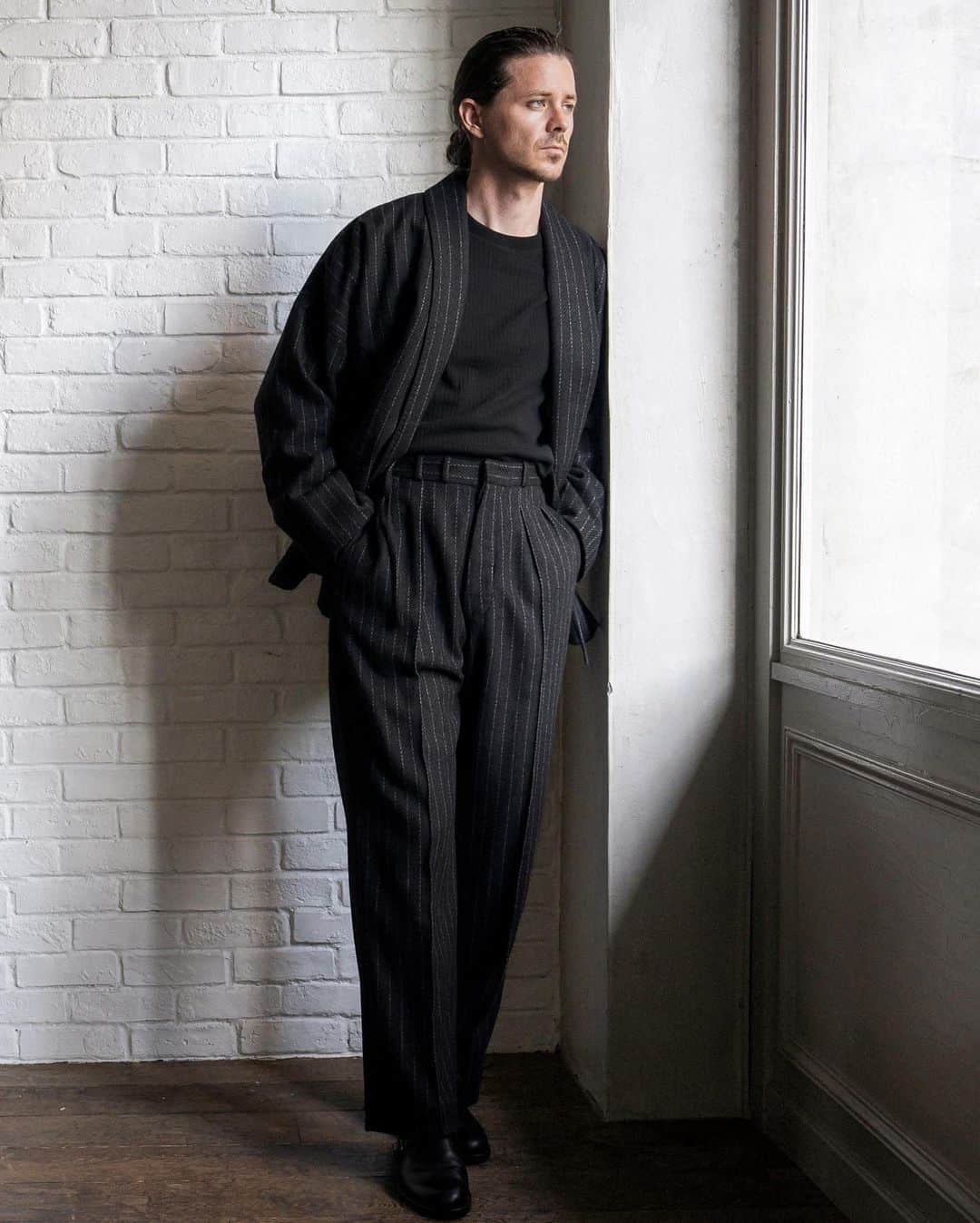 OLD JOE Official Instagramさんのインスタグラム写真 - (OLD JOE Official InstagramInstagram)「………………………………………………………………………………  ғᴀʟʟ ᴡɪɴᴛᴇʀ 2023  "𝗢𝗥𝗜𝗘𝗡𝗧𝗔𝗟 𝗛𝗢𝗨𝗦𝗘 𝗚𝗔𝗪𝗡"  "𝗗𝗢𝗨𝗕𝗟𝗘-𝗣𝗟𝗘𝗔𝗧𝗘𝗗 𝗗𝗥𝗔𝗣𝗘 𝗧𝗥𝗢𝗨𝗦𝗘𝗥"  December 11,  2023  • • • • • #oldjoe #oldjoebrand  #oldjoeatelier  #oldjoe_flagshipstore  #oldjoestorekanazawa」12月11日 15時36分 - oldjoebrand