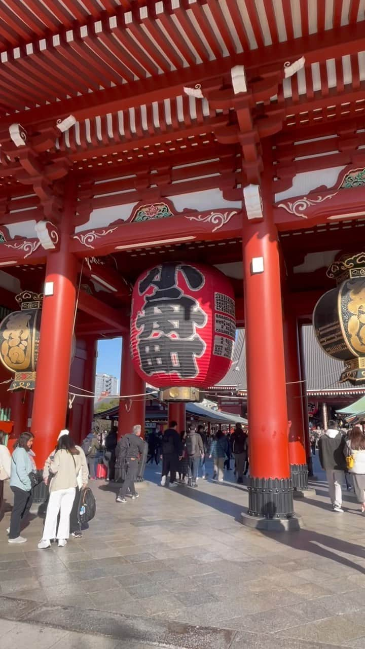 太田エイミーのインスタグラム：「Can’t get over how beautiful Asakusa was over the weekend 🍁」