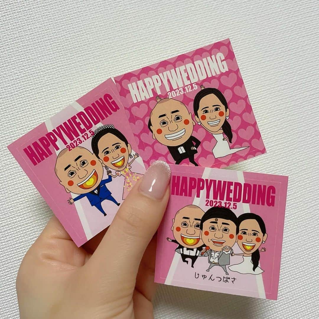 西野未姫さんのインスタグラム写真 - (西野未姫Instagram)「結婚式に来てくれた210人の皆さんのイラストをスイカ原さんが描いてくれました🥹✨ 席札とステッカーにして引き出物に🎁  私たち2人のも可愛すぎてどこに貼るか悩み中…🥺💕」12月11日 10時40分 - nishinomiki_official