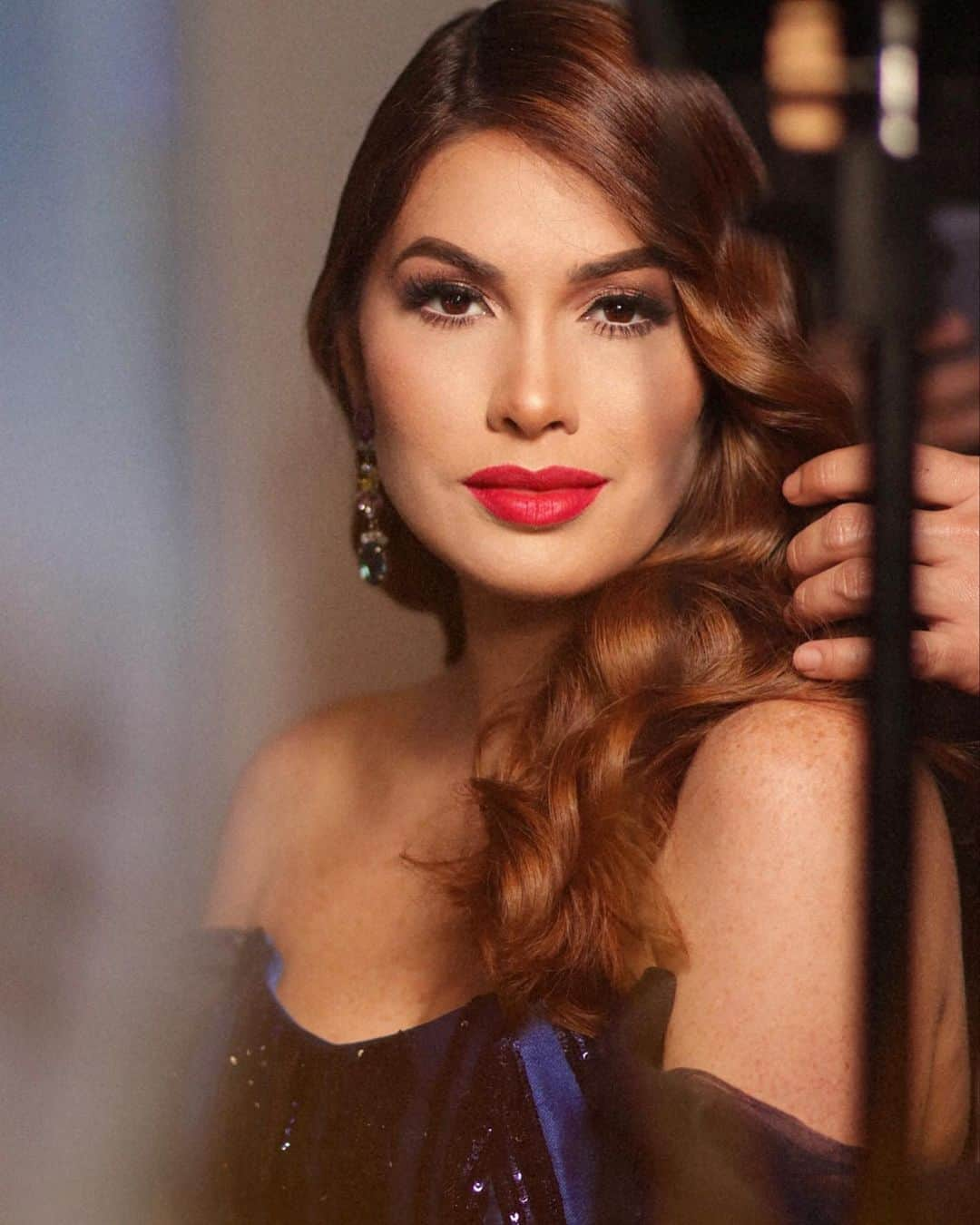 María Gabriela Isler Moralesさんのインスタグラム写真 - (María Gabriela Isler MoralesInstagram)「Gracias @giovanniscutarodesigner por vestirme para la noche final y la Gala Preliminar del @missvenezuela 💙✨ Disfrute mucho utilizar las piezas de tu nueva colección #Piscis 🫶🏼.  Gracias querido @maiker_vzlamakeup por arreglarme siempre con tanto cariño y @byarmandorios por el apoyo con mi cabello 💖   Fotos 1/3: @victorguillenph ✨ Gracias Vic, por acompañarnos como equipo esta noche. Fue maravilloso contar contigo   #MissVenezuel2023 it’s a wrap! 🎬🙌🏼」12月11日 10時44分 - gabrielaisler