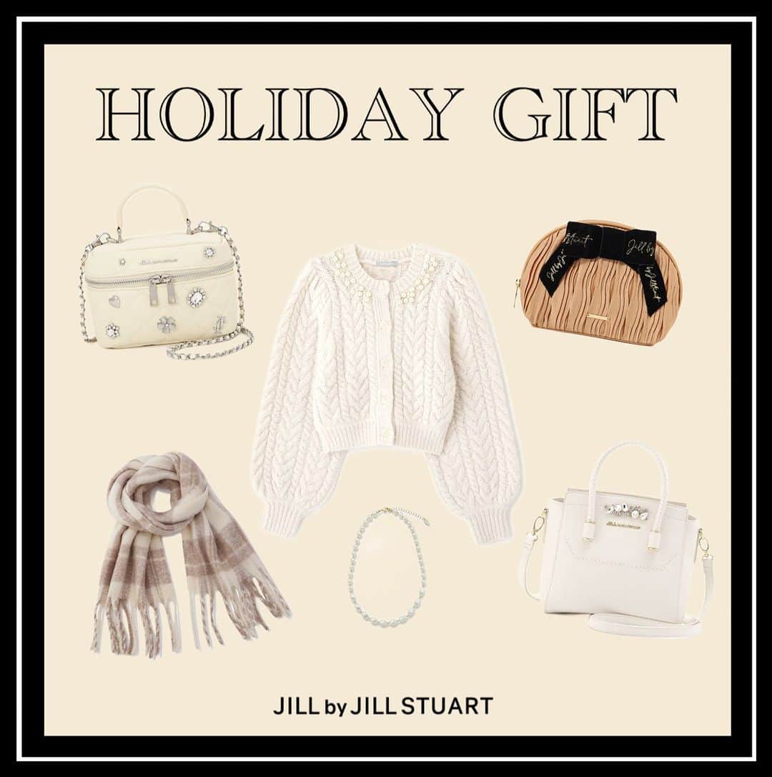 JILL by JILLSTUARTのインスタグラム：「. 《Holiday Gift》 ￣￣￣￣￣￣￣￣￣￣￣￣￣￣￣￣￣￣￣￣ 待ちに待った、ホリデーシーズンが到来！ 一年間の感謝を込めて 大切な人にJILL by JILL STUARTの贈り物を。  お勧めは定番人気のストール。 大判なのでマフラーとしてはもちろん 軽い羽織やブランケットとしても活用できます。  掲載アイテムはWEB・店舗ともに入荷中。 限定のギフトラッピングも合わせてチェックしてください。 ※ギフトラッピングは欠品の場合もございます。  ￣￣￣￣￣￣￣￣￣￣￣￣￣￣￣￣￣￣￣￣￣ #ジルバイジルスチュアート  #jillbyjillstuart #jillby  #JILL_23AW #2023aw」