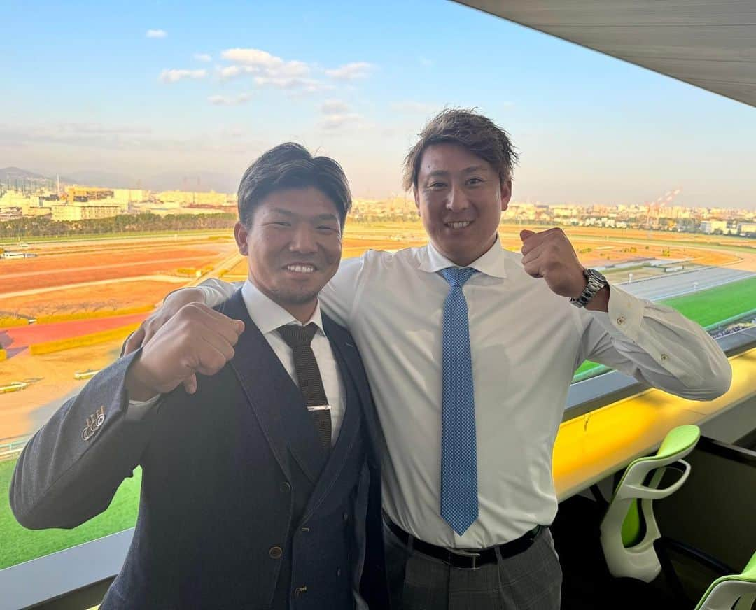 杉本裕太郎さんのインスタグラム写真 - (杉本裕太郎Instagram)「昨日頓宮と競馬のイベント行ってきました🐎 初めて競馬場めっちゃ楽しかったです🐎 メインレースの予想は外れたんですけど、また行きたいと思いました🐎 #キャットファイト #次は有馬記念予想します #おすすめの馬教えてください」12月11日 11時29分 - 99tarosu345