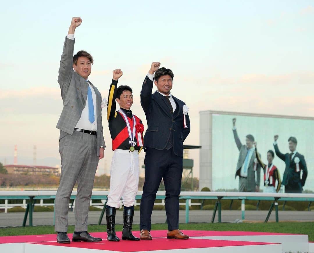 杉本裕太郎のインスタグラム：「昨日頓宮と競馬のイベント行ってきました🐎 初めて競馬場めっちゃ楽しかったです🐎 メインレースの予想は外れたんですけど、また行きたいと思いました🐎 #キャットファイト #次は有馬記念予想します #おすすめの馬教えてください」