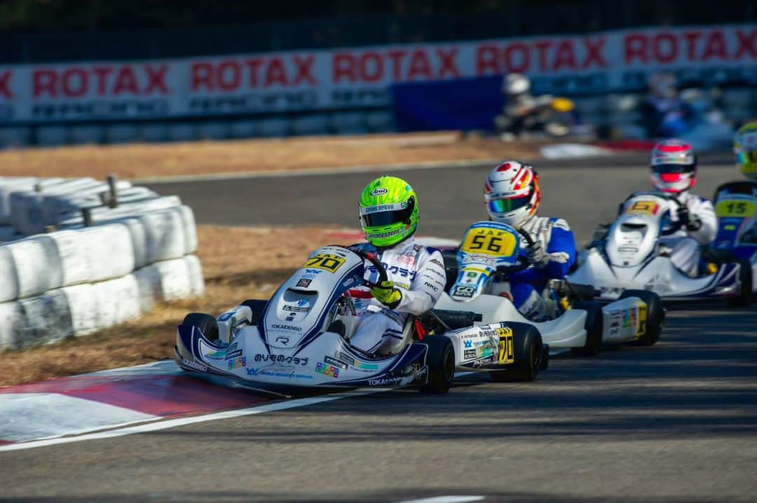 吉田広樹さんのインスタグラム写真 - (吉田広樹Instagram)「今年最後のレースは YAMAHA SS FINAL CUPでした🏁🏎️  SSSクラスでしたが初表彰台🥈 しかも #のりものクラブ で表彰台を独占出来たのも初めてです🙌  6グループに別れての総当たり予選ヒートではSSとの混走のため 速くて上手な選手に揉まれながら勉強出来ました😂  決勝はSSSだけでの走行になりましたが、 チームメンバーやS耐では一緒にチャンピオンを取った @manabu_yamazaki 選手ともバトルが出来て楽しめました😁  次の目標はなおに勝つこと😜  チームの皆さん、オフィシャルの皆さん メカをしてくれた @yuto_nozawa ありがとうございました‼️  #カート #KART」12月11日 11時29分 - hiroki44da