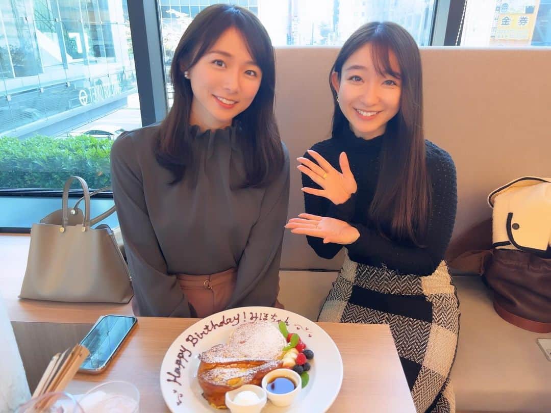 斉藤ひかりさんのインスタグラム写真 - (斉藤ひかりInstagram)「先日お誕生日だった今井美穂ちゃんと 東京でなんと1年ぶりに会えました💐 はたちの時に新潟で出逢っているから もう14年のお付き合い☺︎☺︎  年齢の話をしていたらお若い店員さんが 驚いてくれてちゃんと照れて喜んだ私達。笑  いくつになっても快活な美穂ちゃんから 元気をもらいました^ ^✨」12月11日 11時41分 - hikarisaito1027