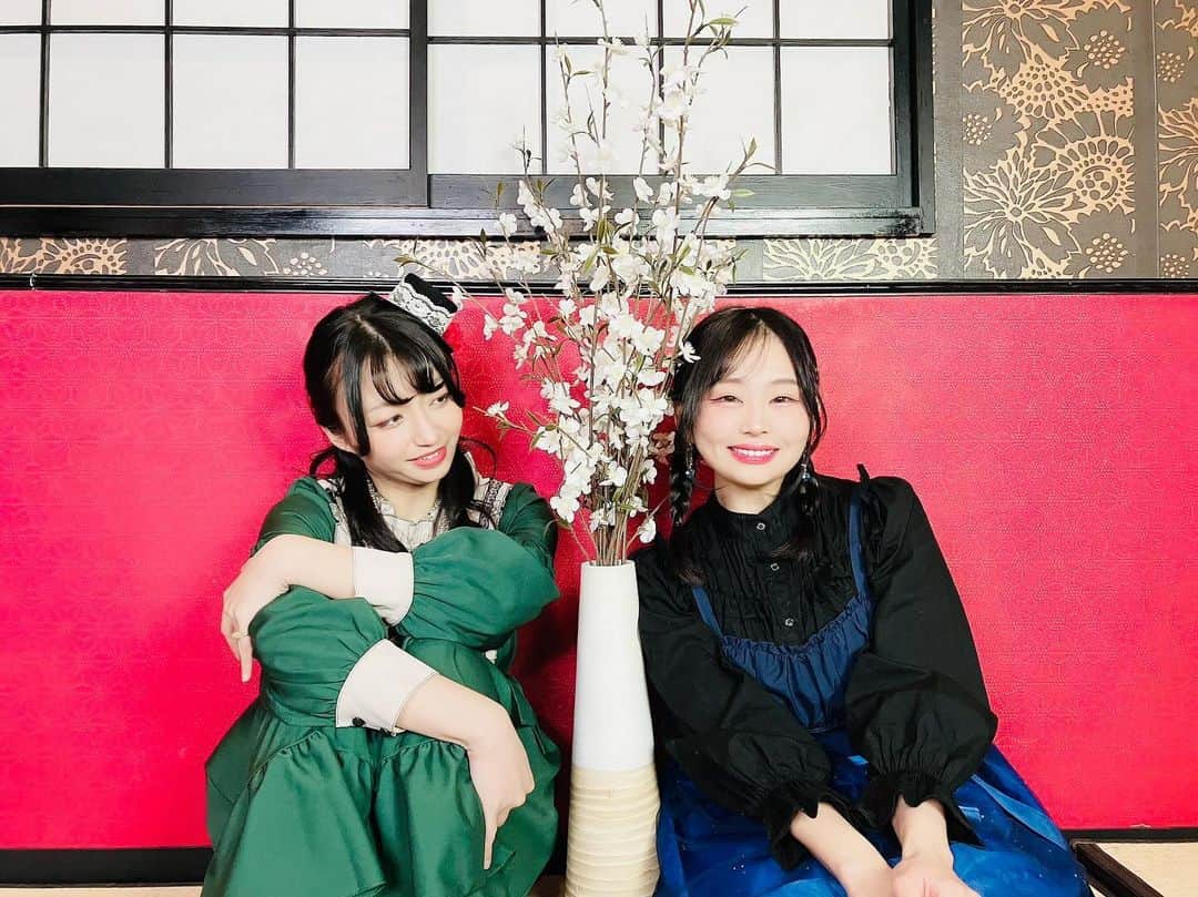 榎あづさのインスタグラム：「🌸🌸無料再公開🌸🌸  📚あづみーろうどくあつめ📚 【わたしたちが好きな江戸川乱歩】  『人間椅子』 『赤い部屋』  演出・出演しております✏️  わたしのYouTubeチャンネルにて観られるので、 是非📖✨」
