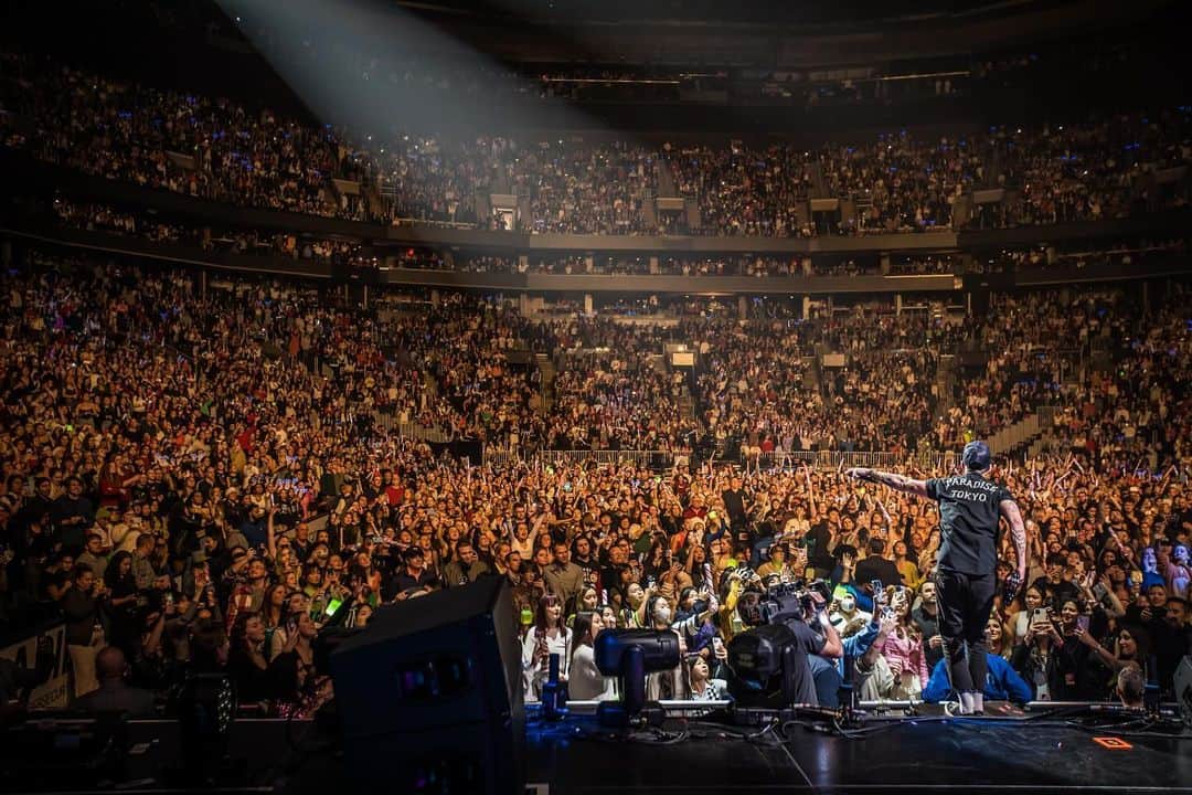 OneRepublicのインスタグラム：「TD Garden - Boston @iheartjingleball • A Christmas Miracle.」