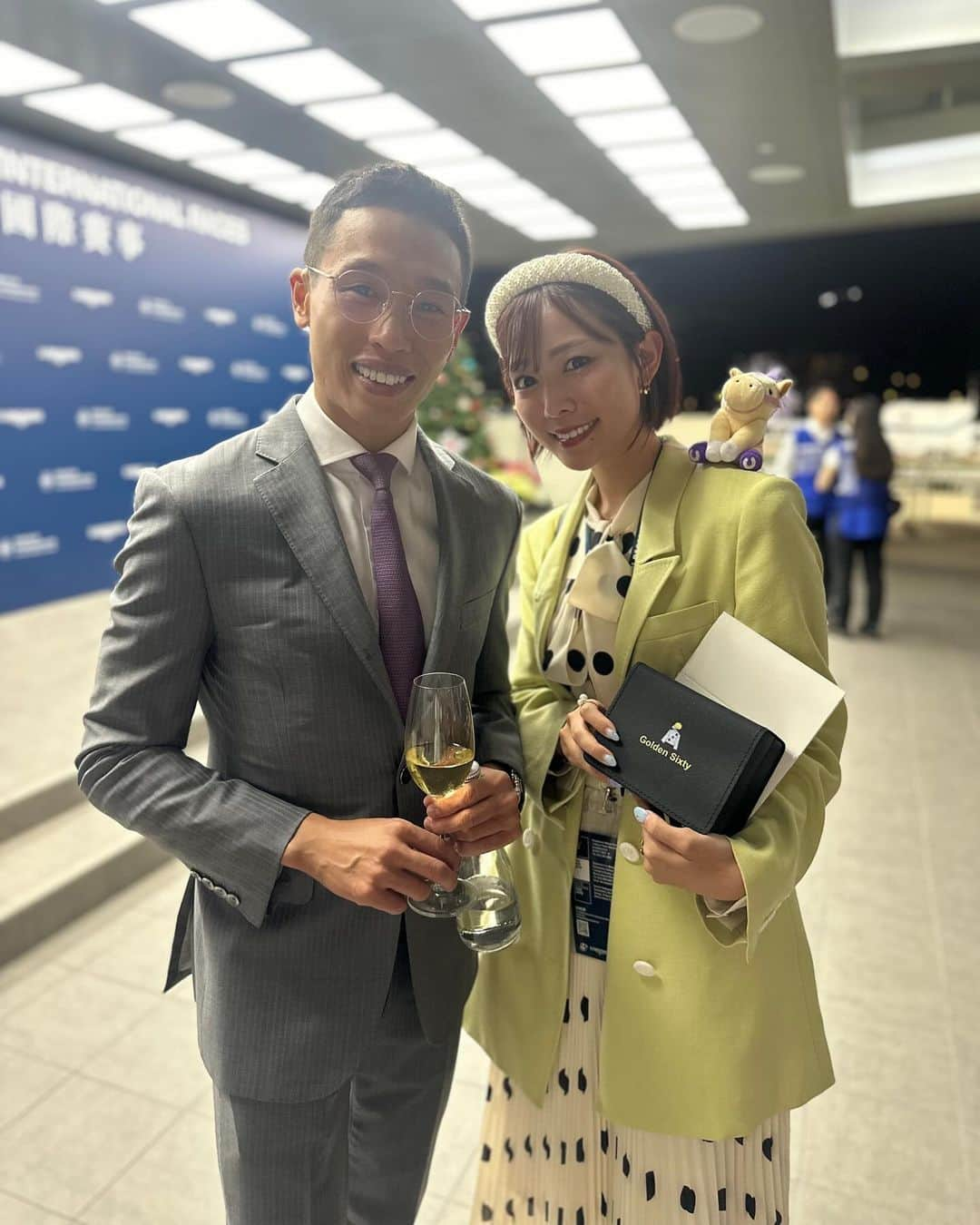 桑原茉萌さんのインスタグラム写真 - (桑原茉萌Instagram)「【香港競馬5日目🇭🇰🏇】 Thank you for taking a picture with me❣️❣️ in Sha Tin Racecourse 🏇  #香港 #hkjc #hongkong #horseracing  #騎手 #競馬 #香港競馬 #香港国際競走  #國際騎師錦標賽 #浪琴國際騎師錦標賽 #騎師非凡一族 #跑馬地馬場 #浪琴 #IJC #LonginesIJC #HKRacing #Jockeysarespecialbreed #GoRacingHK #HappyValleyRacecourse  #longines #香港國際賽事 #浪琴香港國際賽事 #世界舞台草地王者 #沙田馬場  #浪琴 #HKIR #HKRacing #turfworldchampionships #GoRacingHK  #ShatinRacecourse  #longines #umajo #fyp #shatinracecourse」12月11日 12時10分 - cindystory__