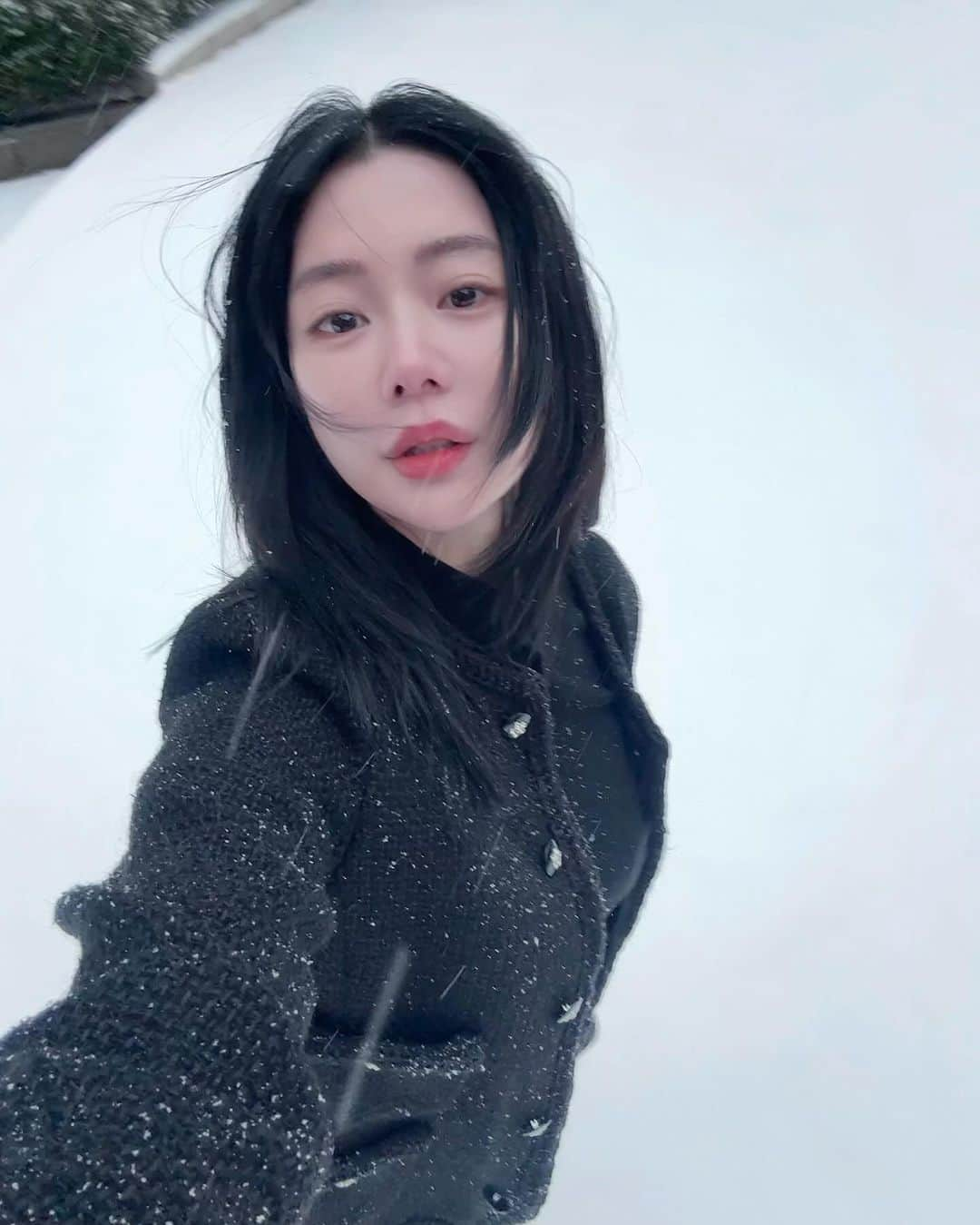 クララのインスタグラム：「❄️ ⛄️ 🎄#snow」